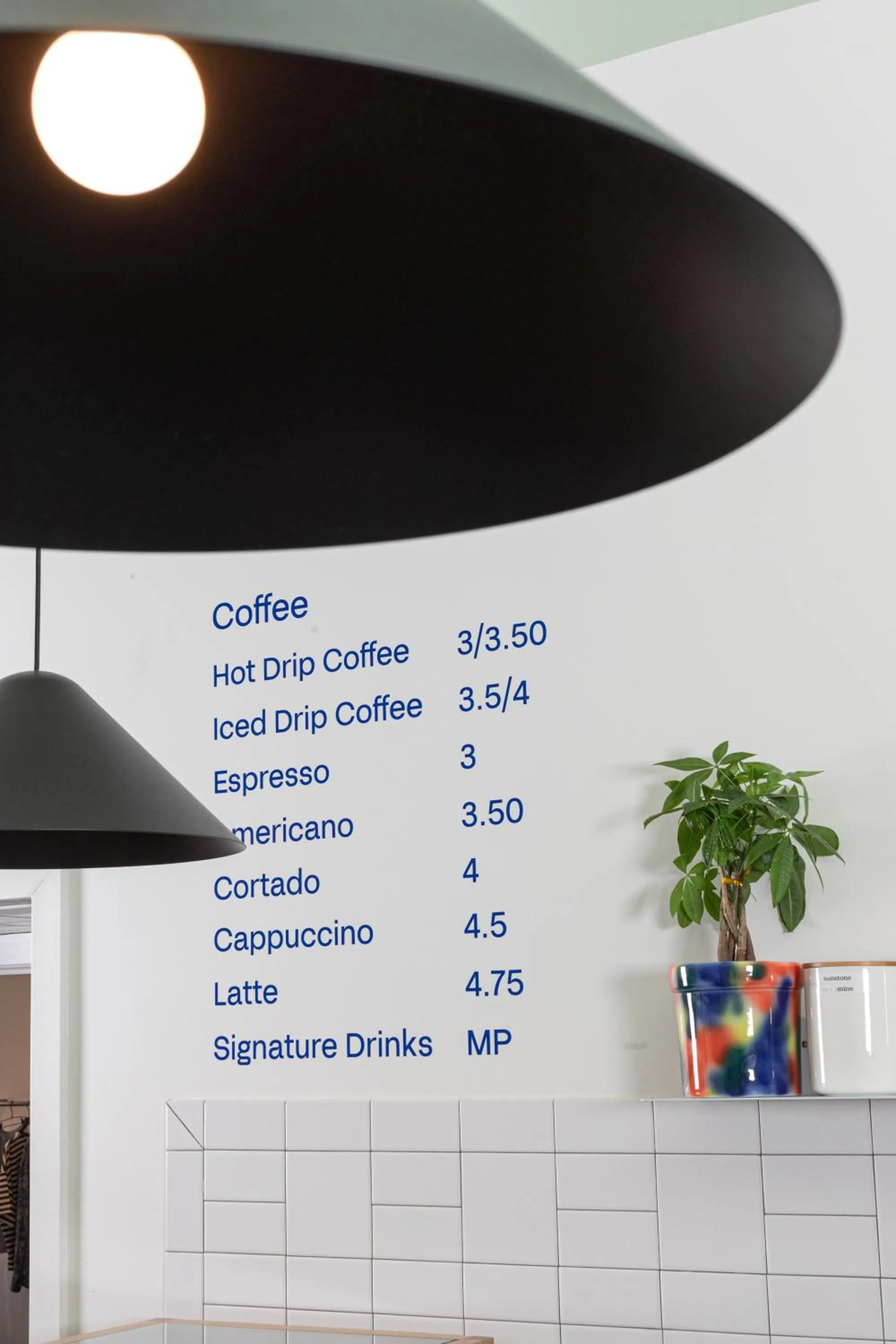 Restaurant/places to eat in YOWIE Hotel