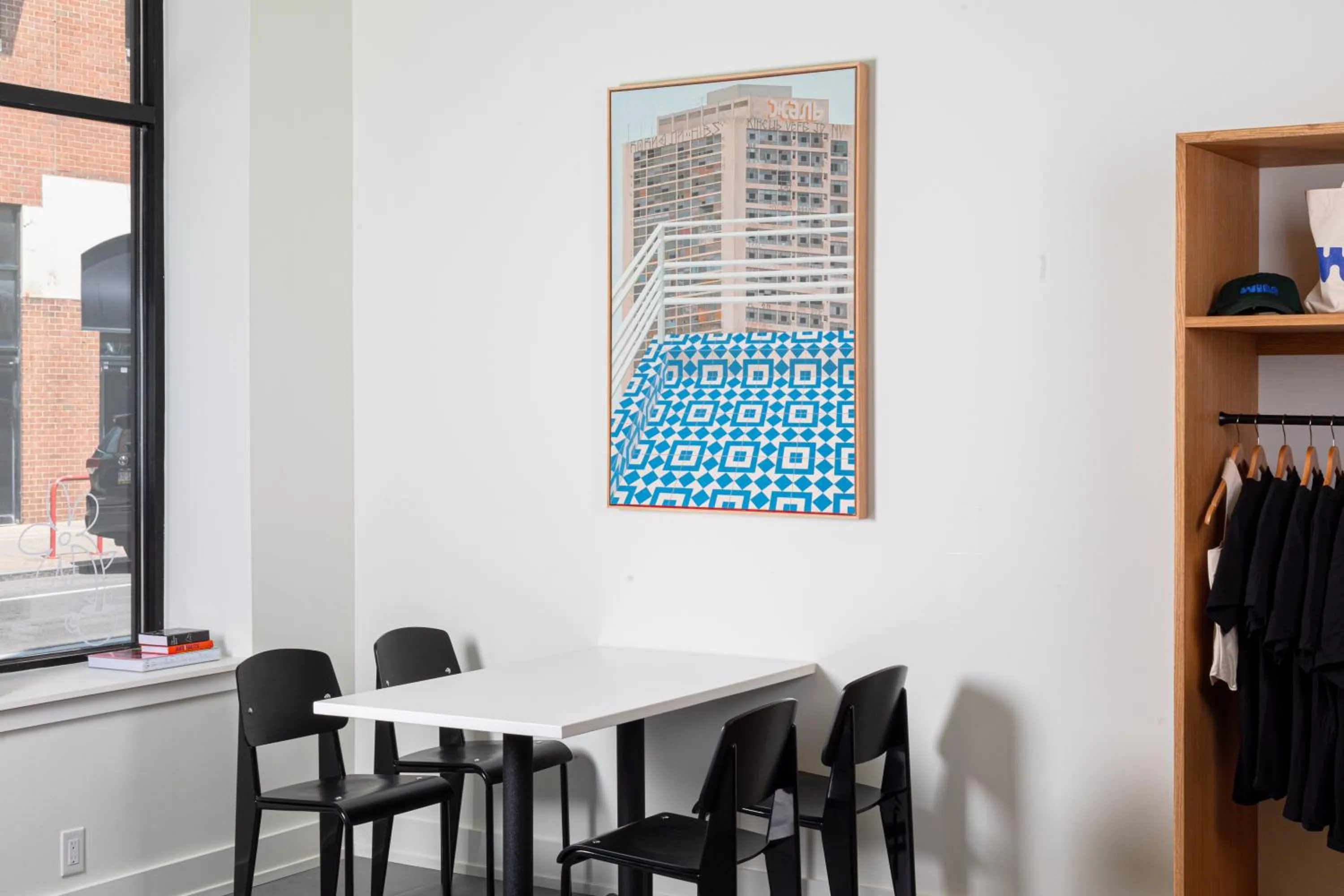 Restaurant/places to eat in YOWIE Hotel