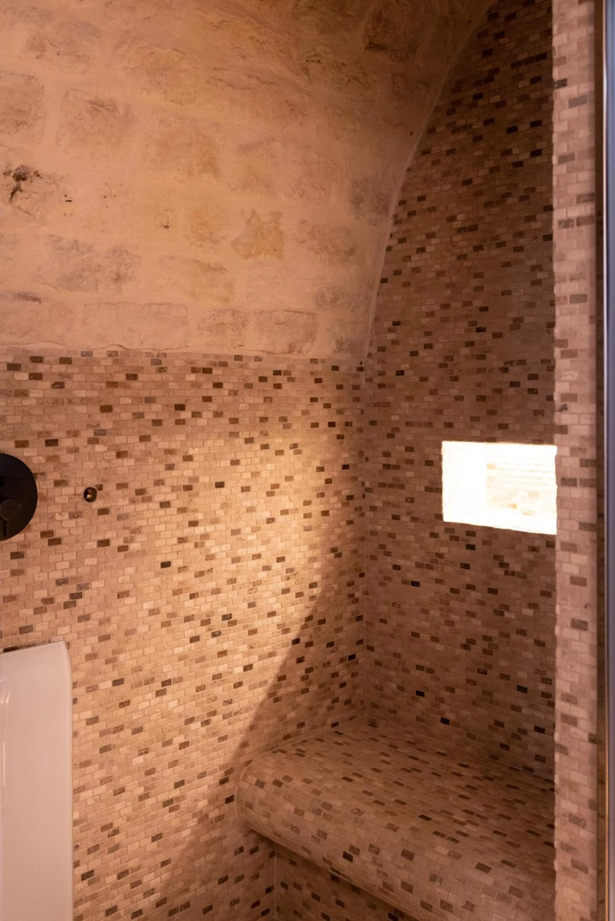 Shower in Masseria Auraterrae