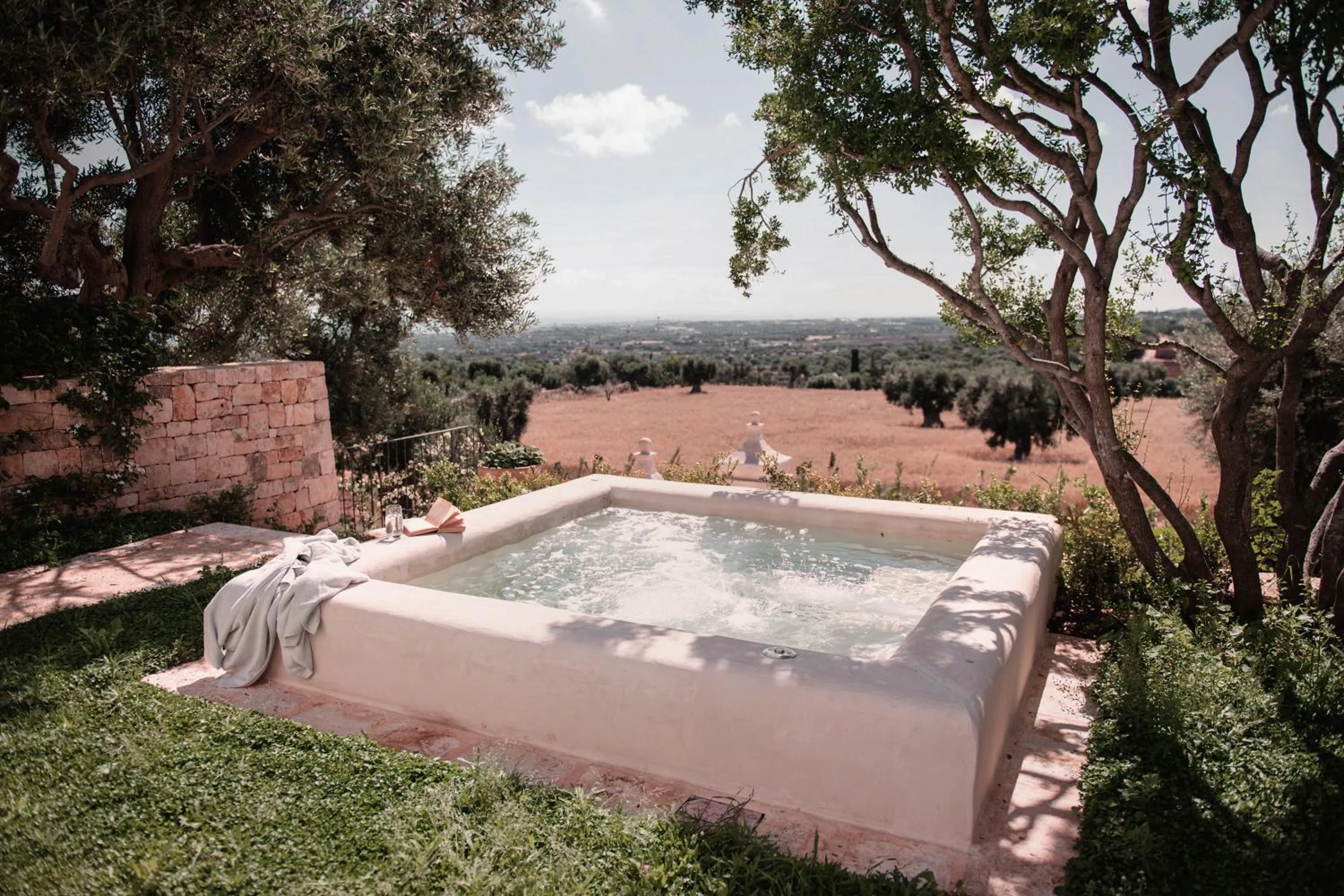 Hot Tub in Masseria Auraterrae