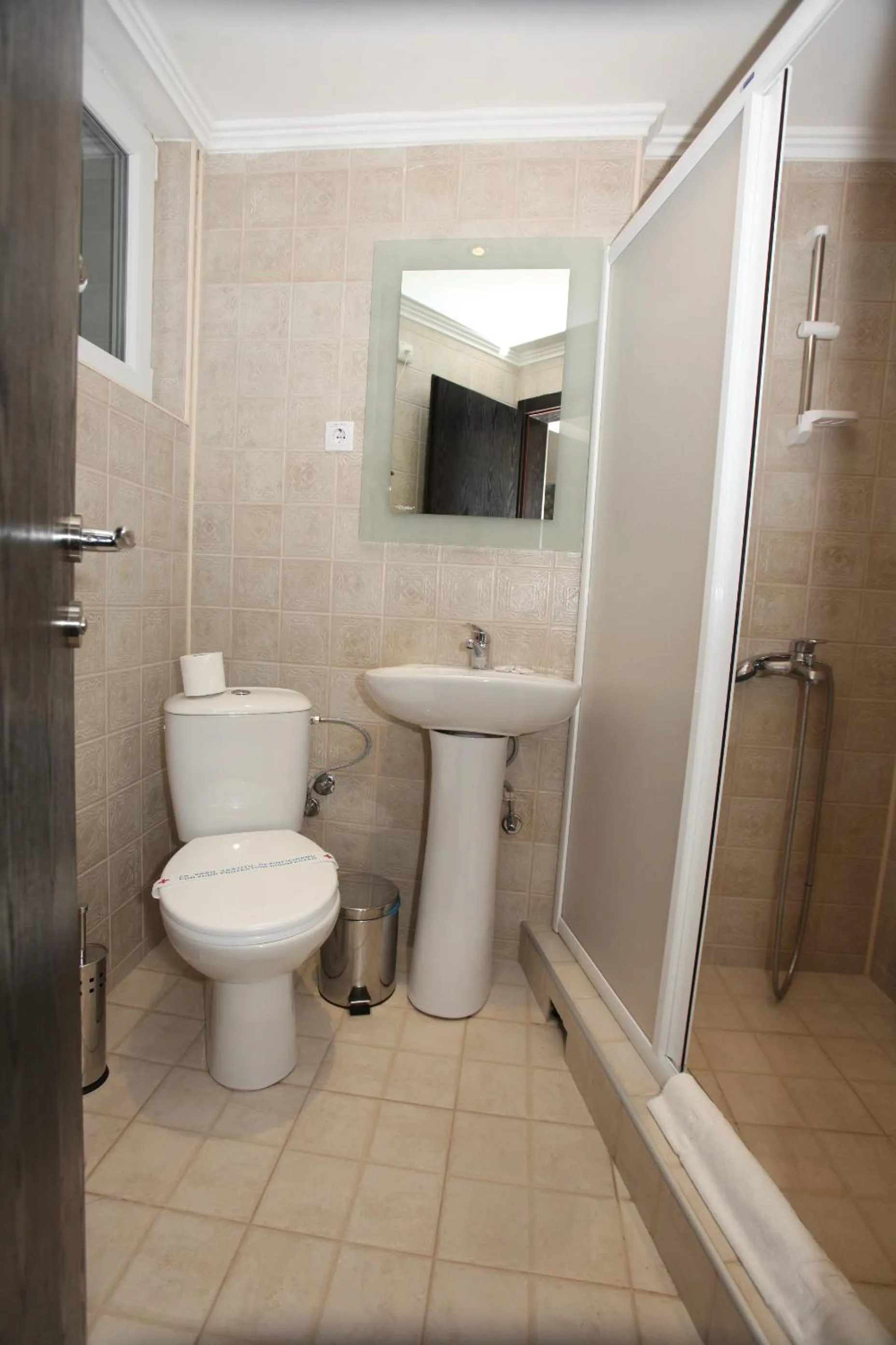 Shower in Hotel Petrus