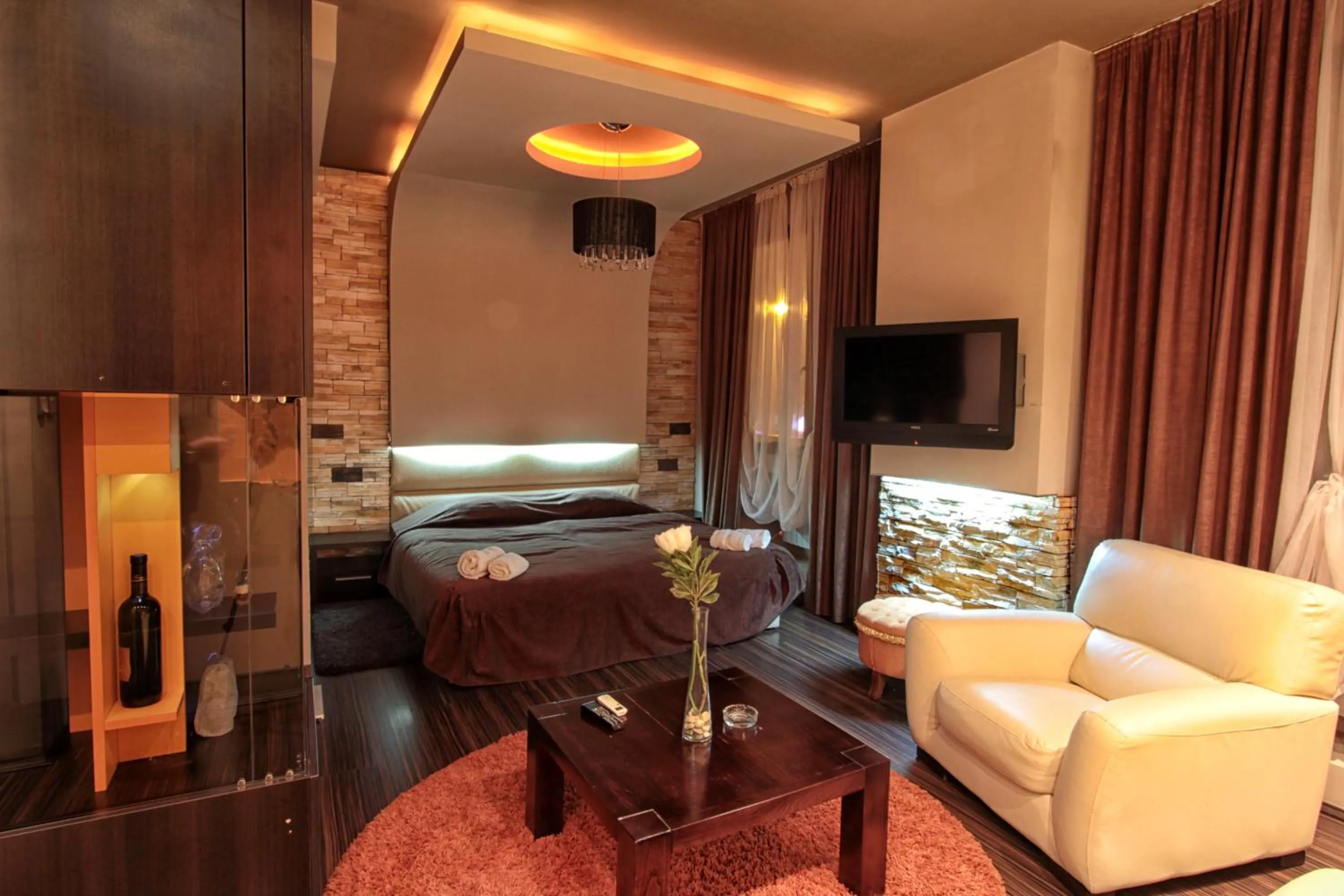 Photo of the whole room in Hotel Petrus