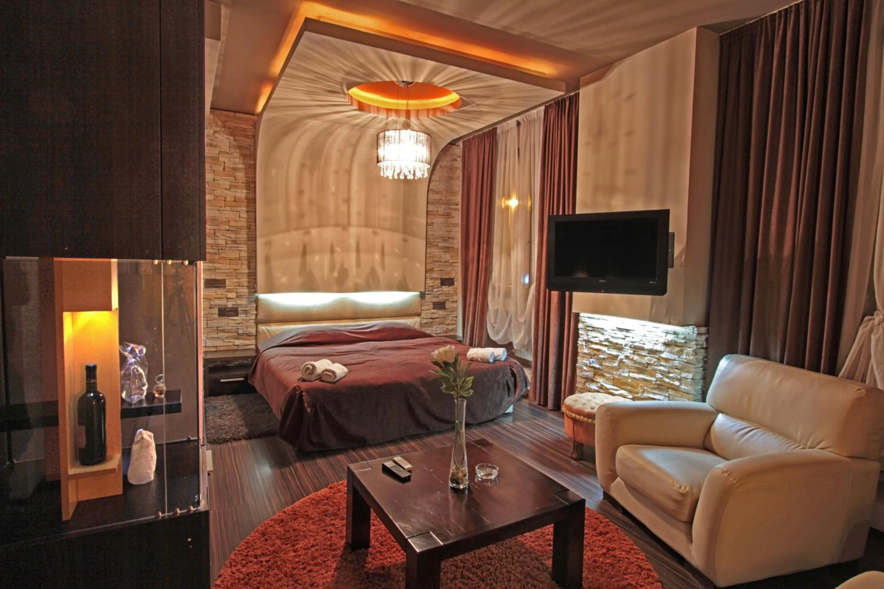 TV and multimedia, Bed in Hotel Petrus