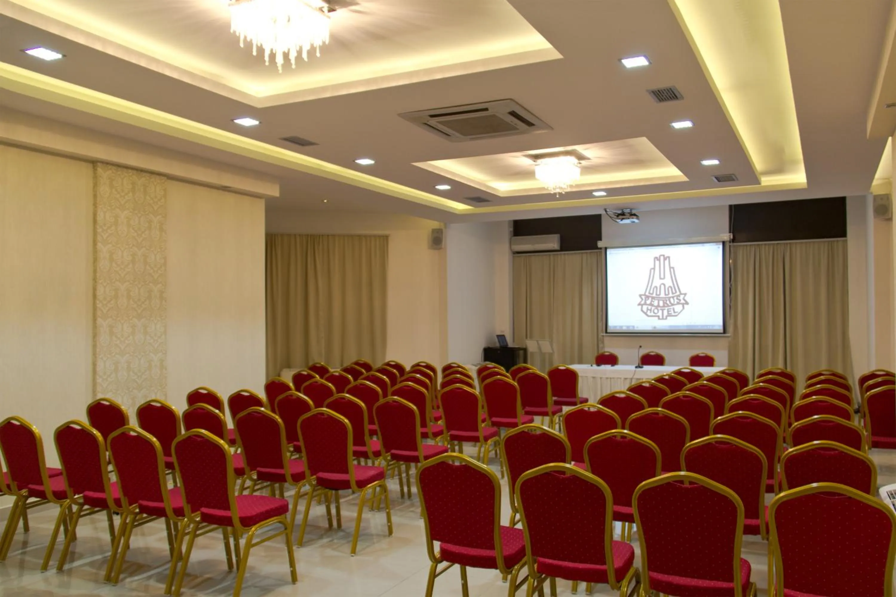 Business facilities in Hotel Petrus