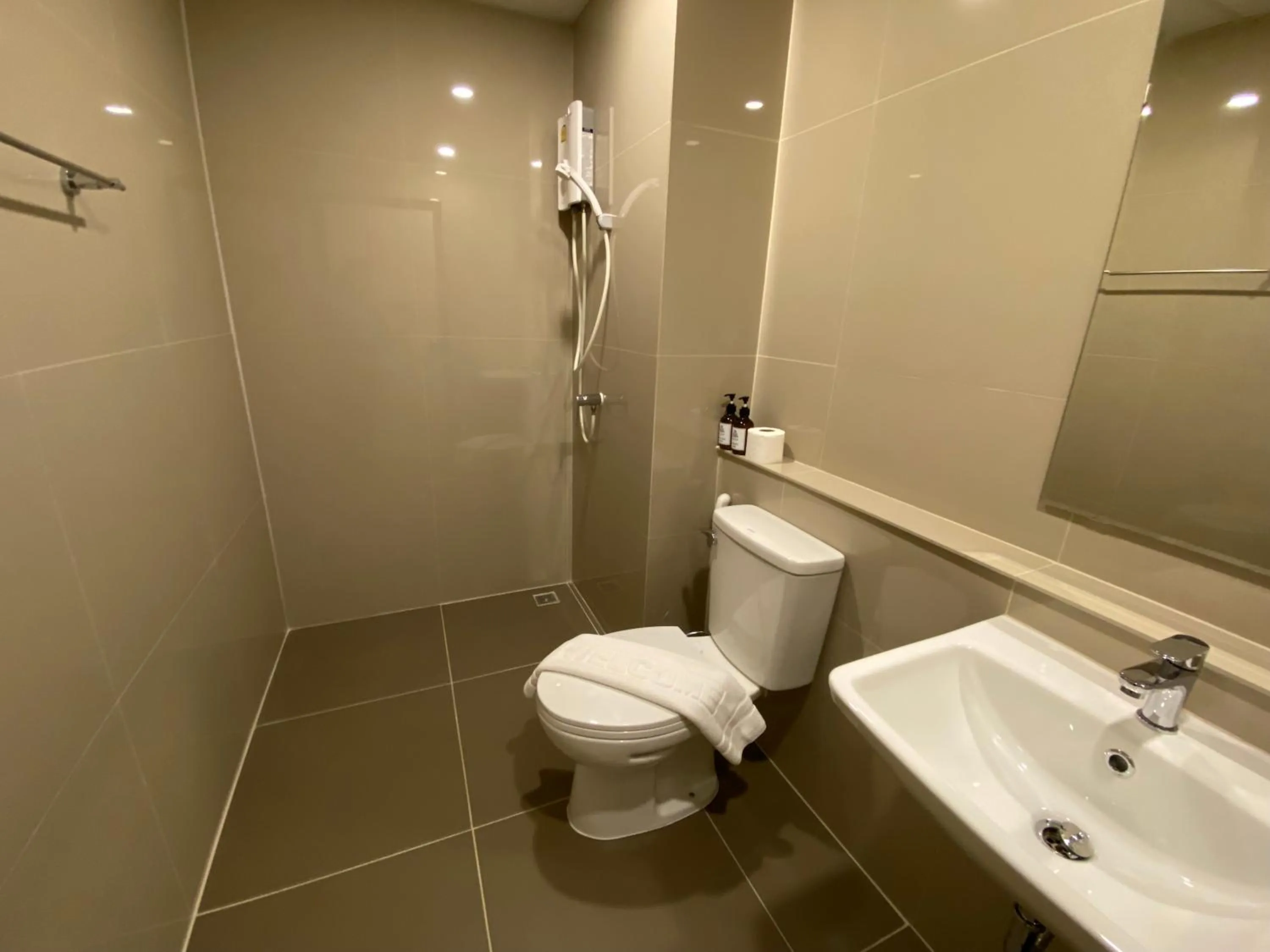Bathroom in GEEN Hotel Chonburi