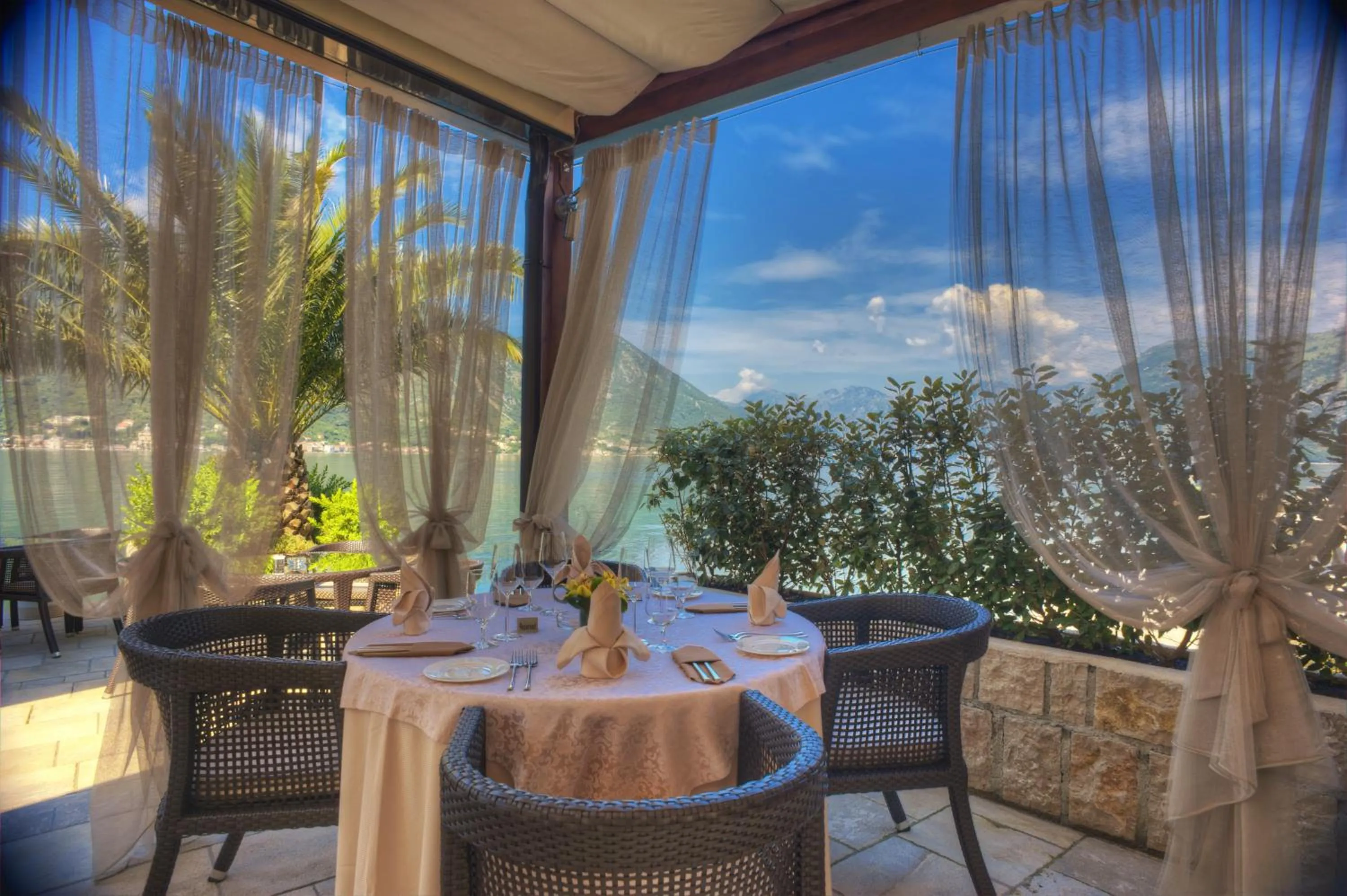 Restaurant/places to eat in Hotel Forza Mare