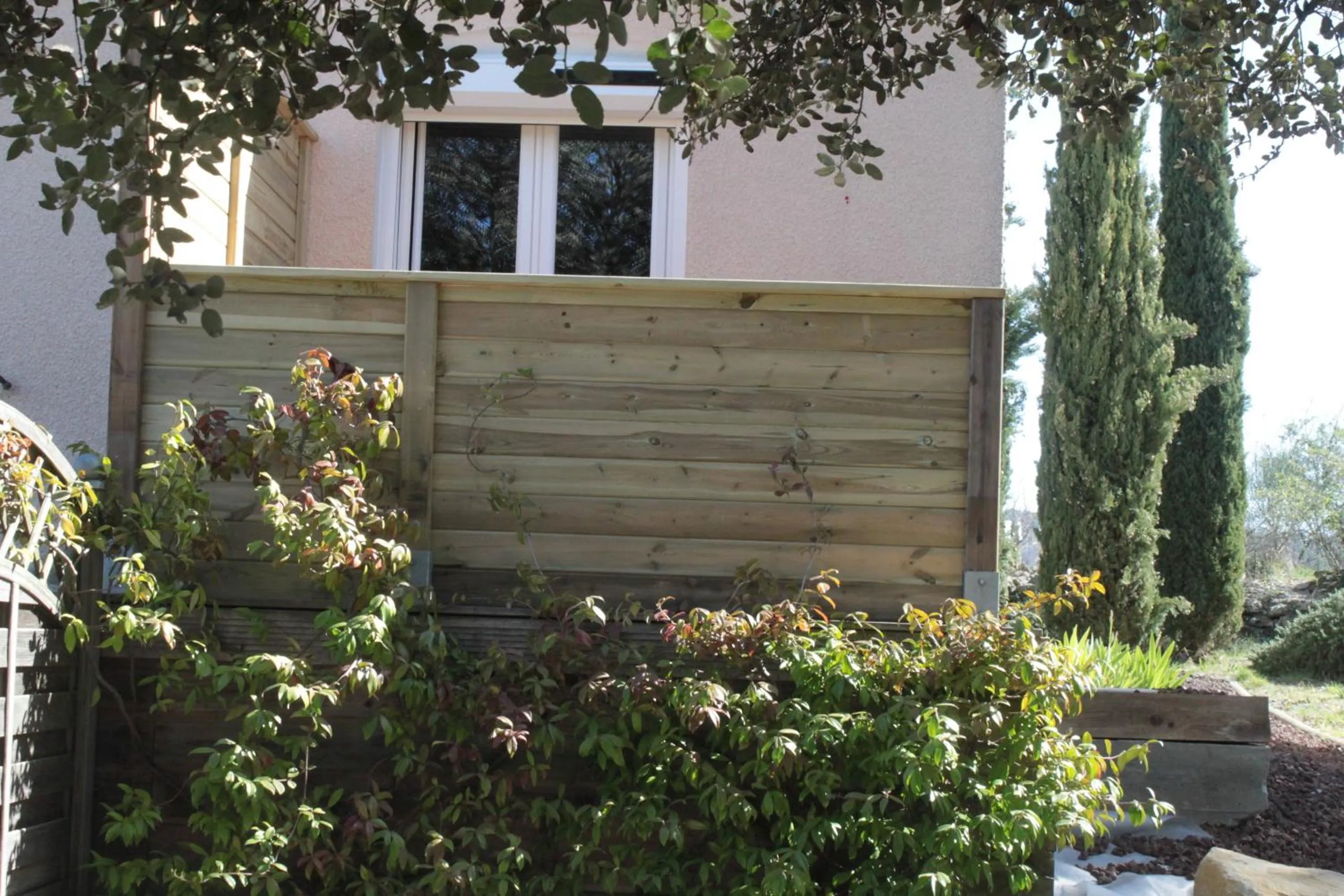 Patio in Chambre d'hôtes Des couleurs et des Mots
