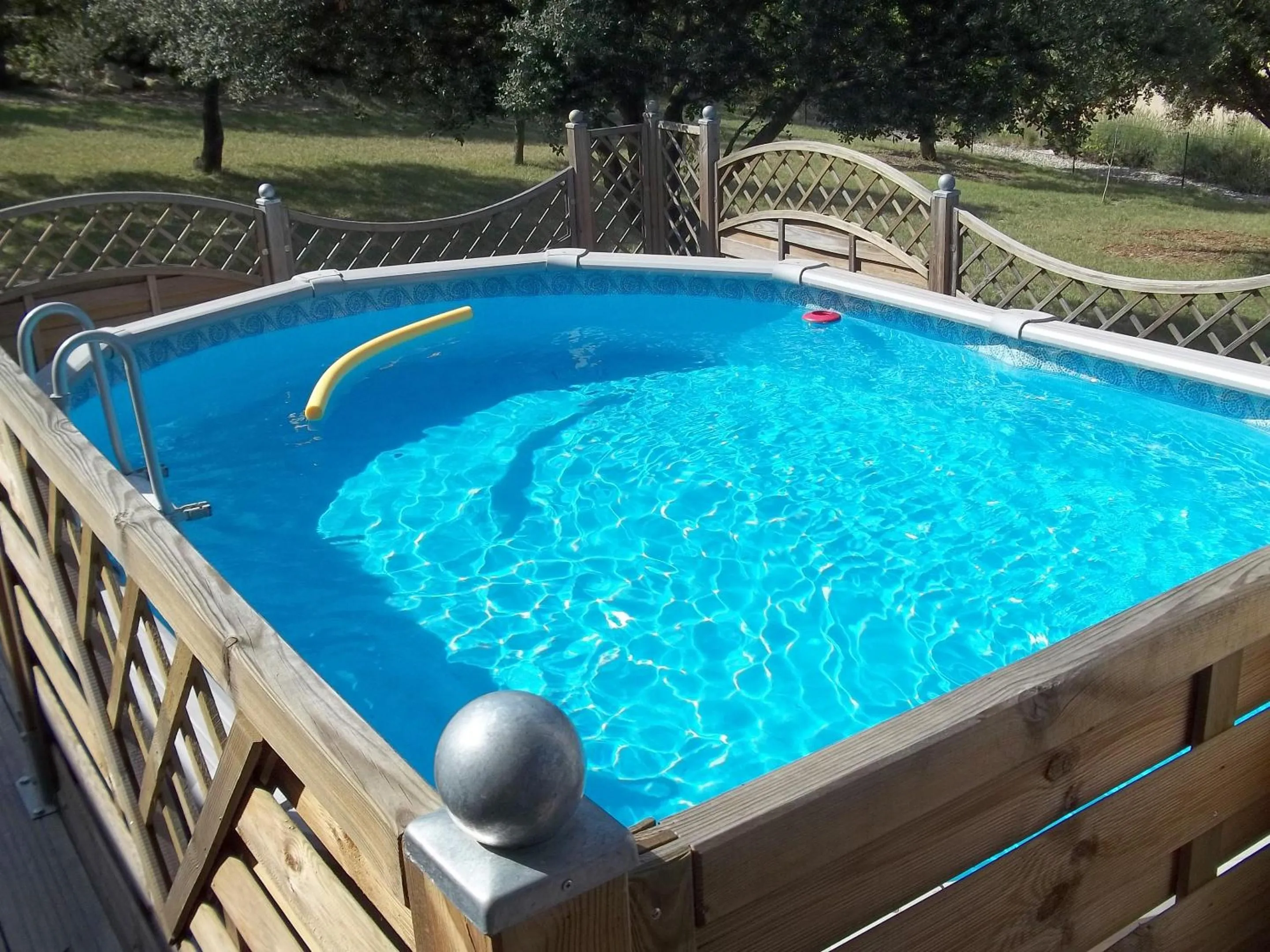 Pool view, Swimming Pool in Chambre d'hôtes Des couleurs et des Mots