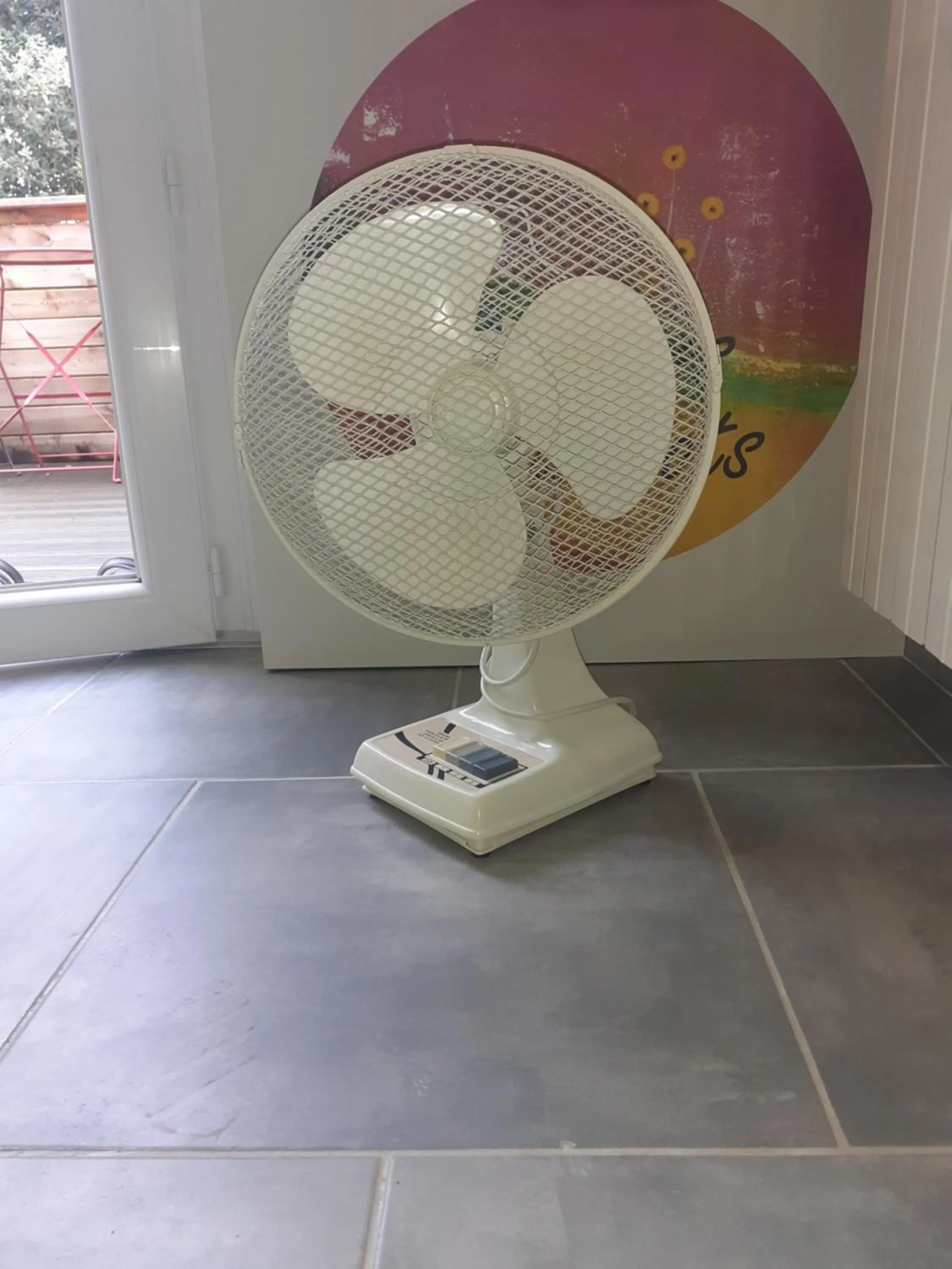 air conditioner in Chambre d'hôtes Des couleurs et des Mots