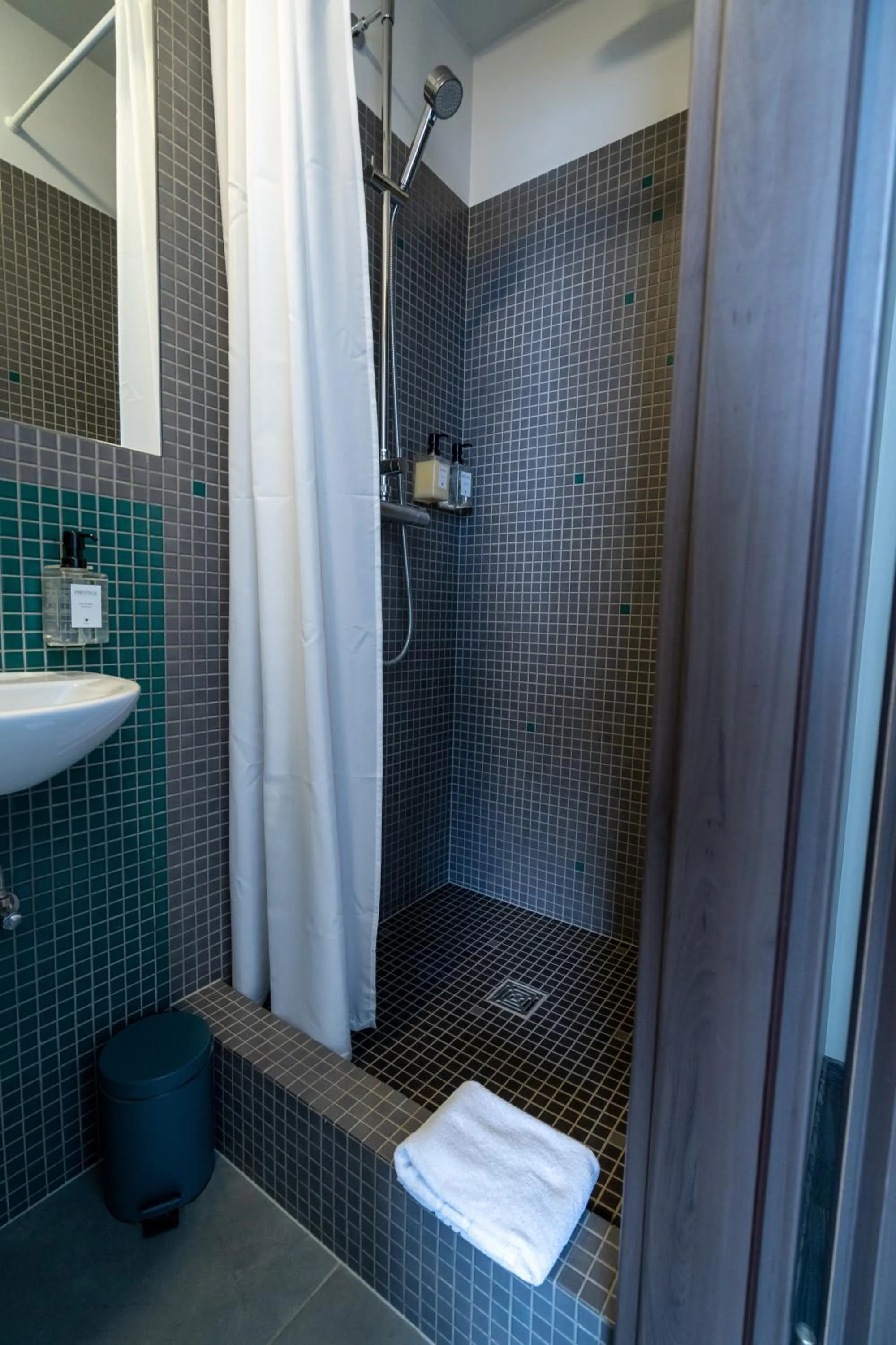 Shower in Hótel Valaskjálf