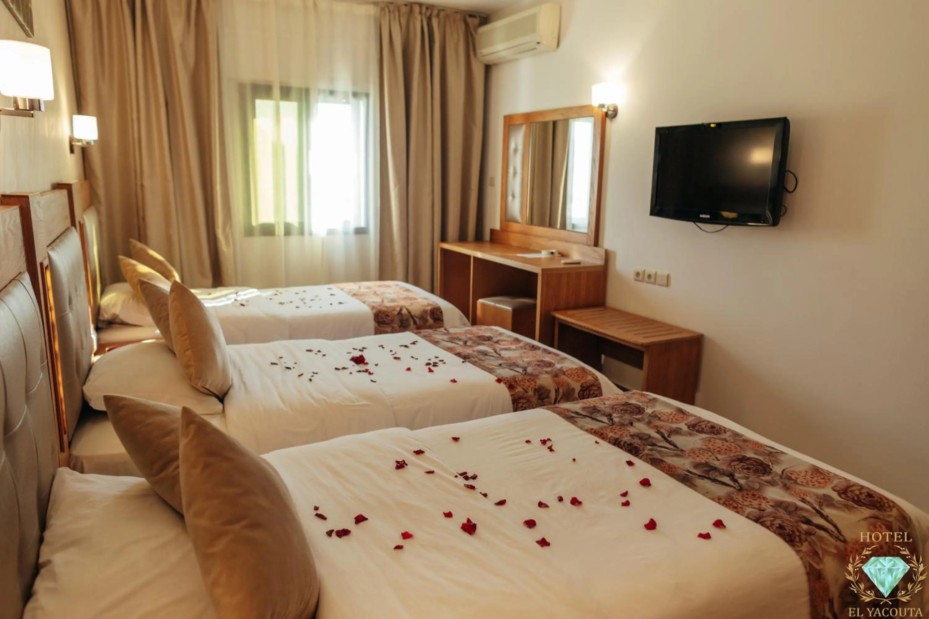 Bedroom, Bed in El Yacouta