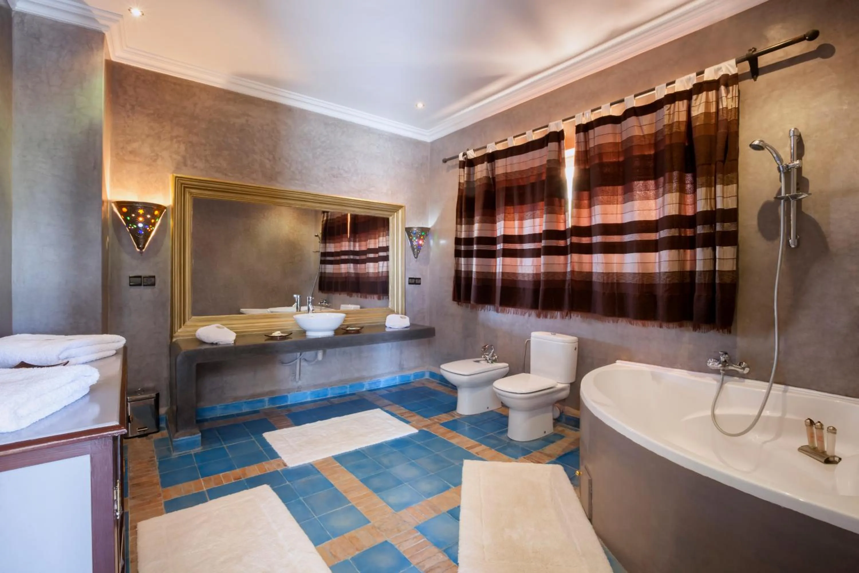 Bathroom in Sultana Royal Golf