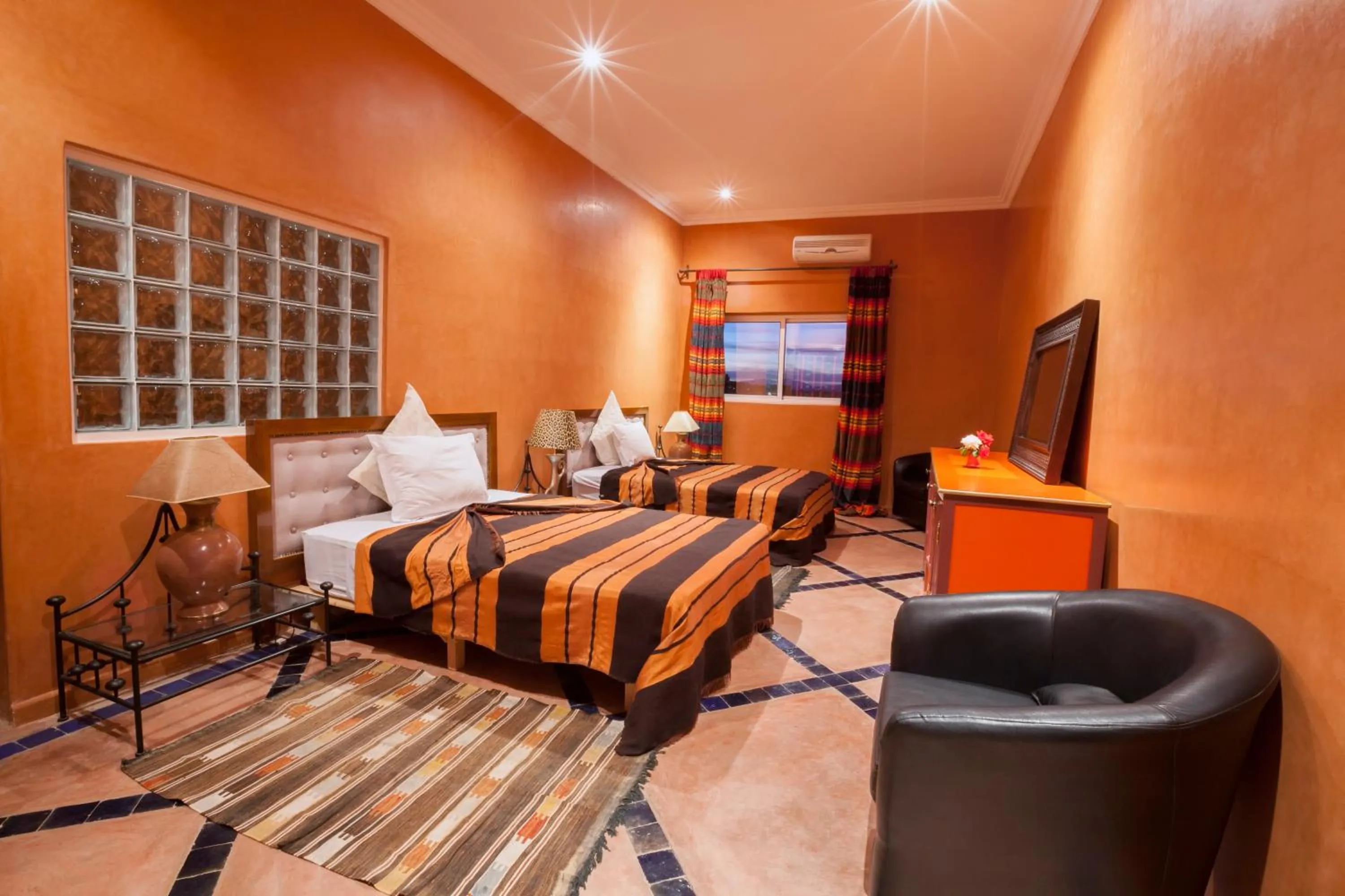 Photo of the whole room, Bed in Sultana Royal Golf