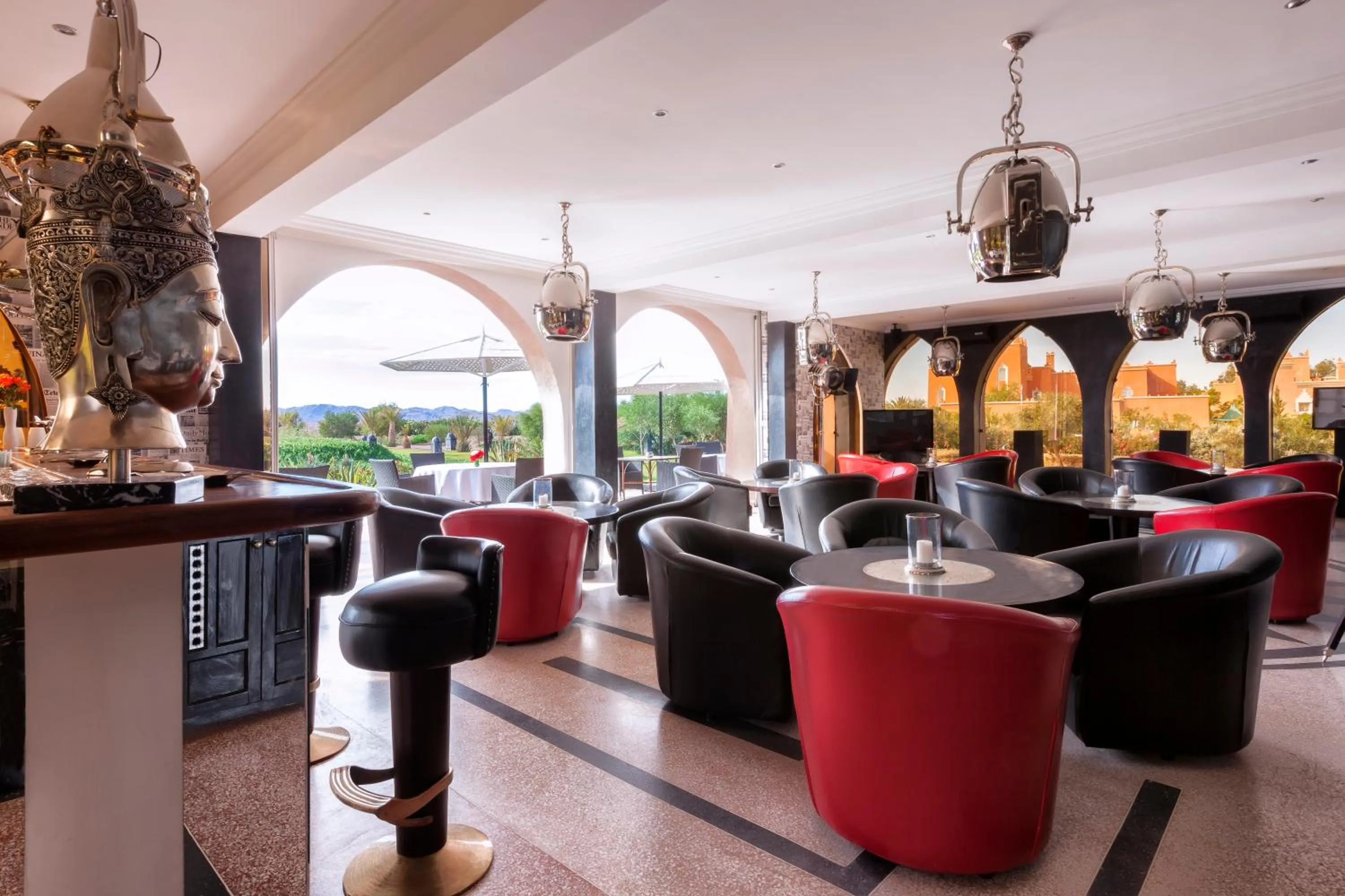 Restaurant/places to eat in Sultana Royal Golf