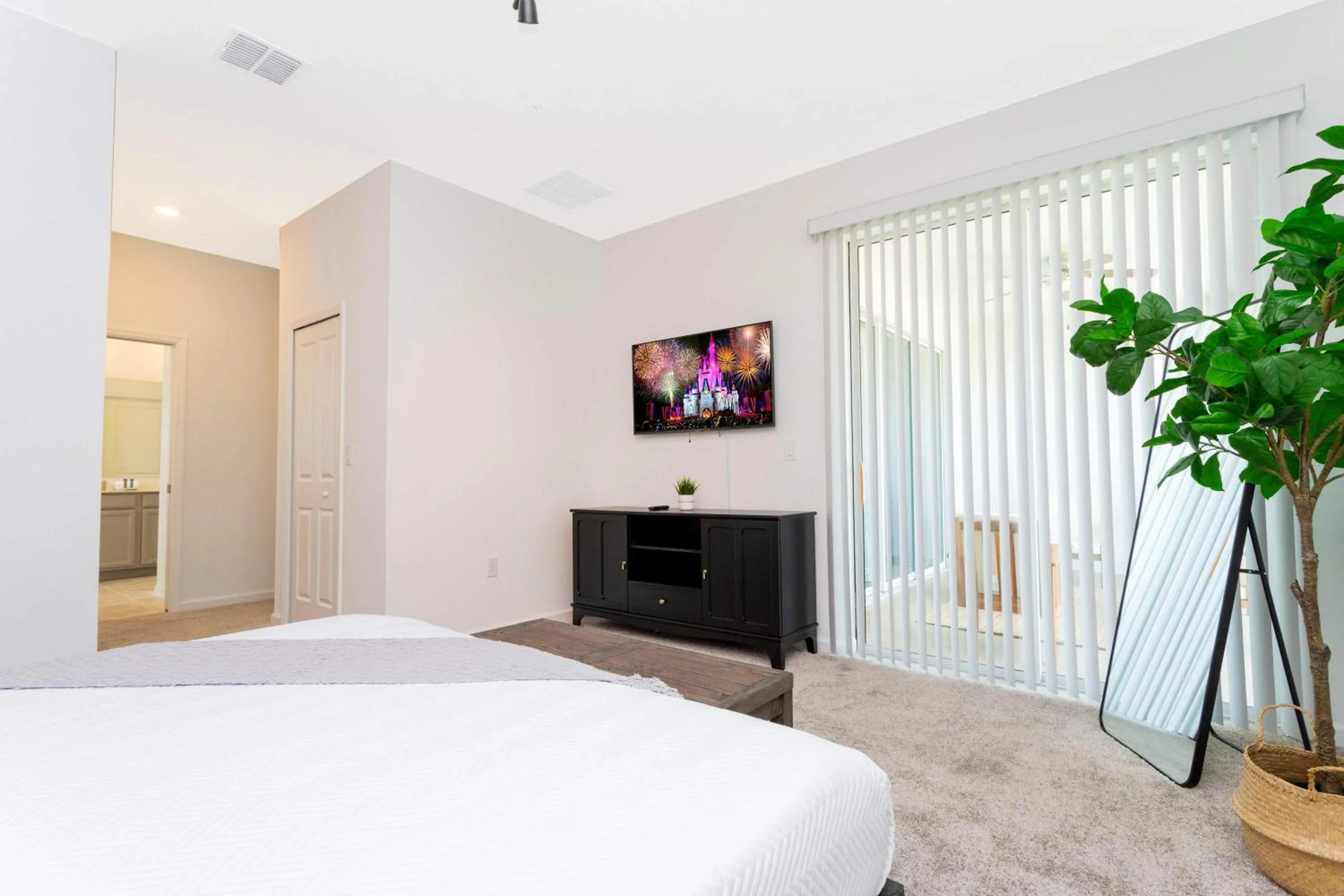 Bed in Gorgeous 3Bd Close to Disney @Champions Gate 993