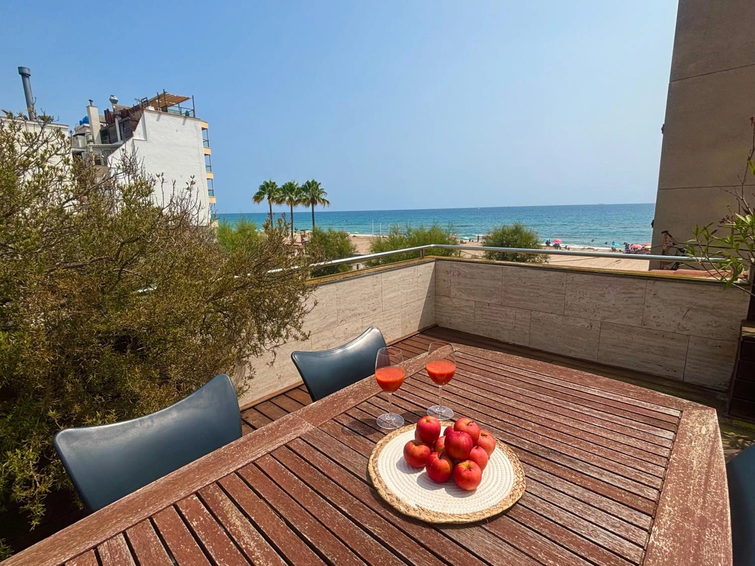 Increíble casa frente al mar , planta baja