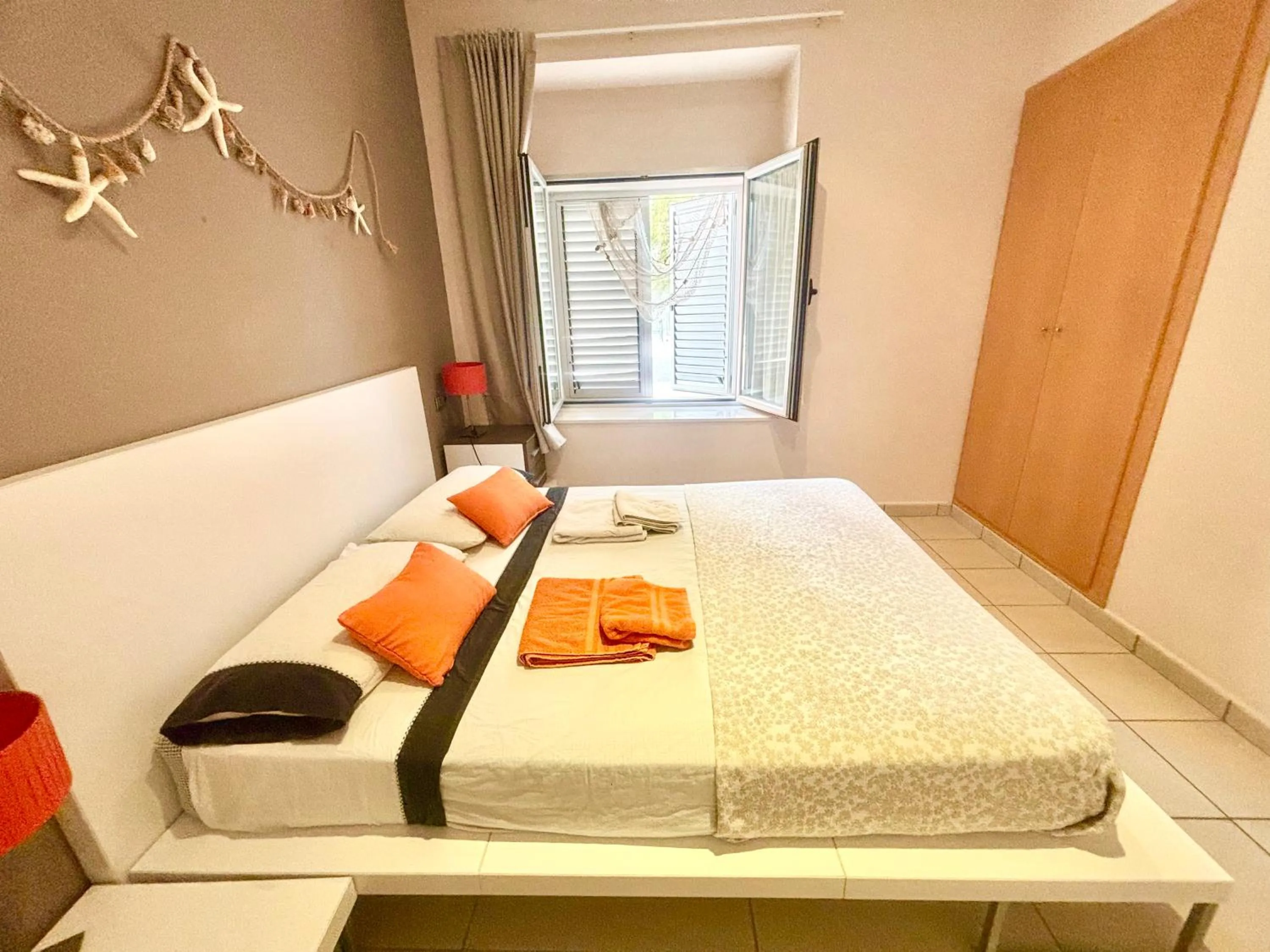 Bed in Increíble casa frente al mar , planta baja