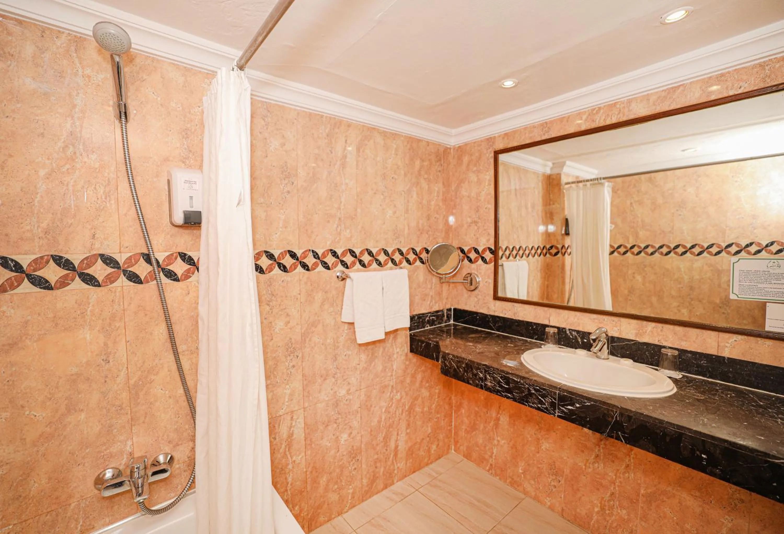 Shower in El Andalous Lounge & Spa Hotel