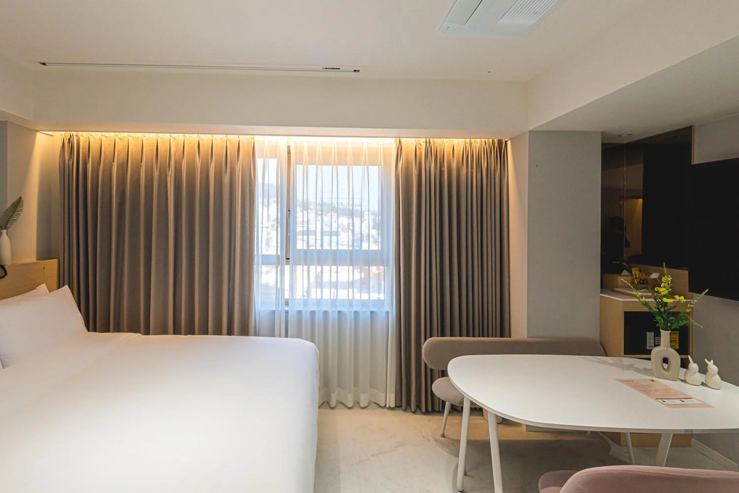 Bed in Asherah Villa d' aqua Hotel