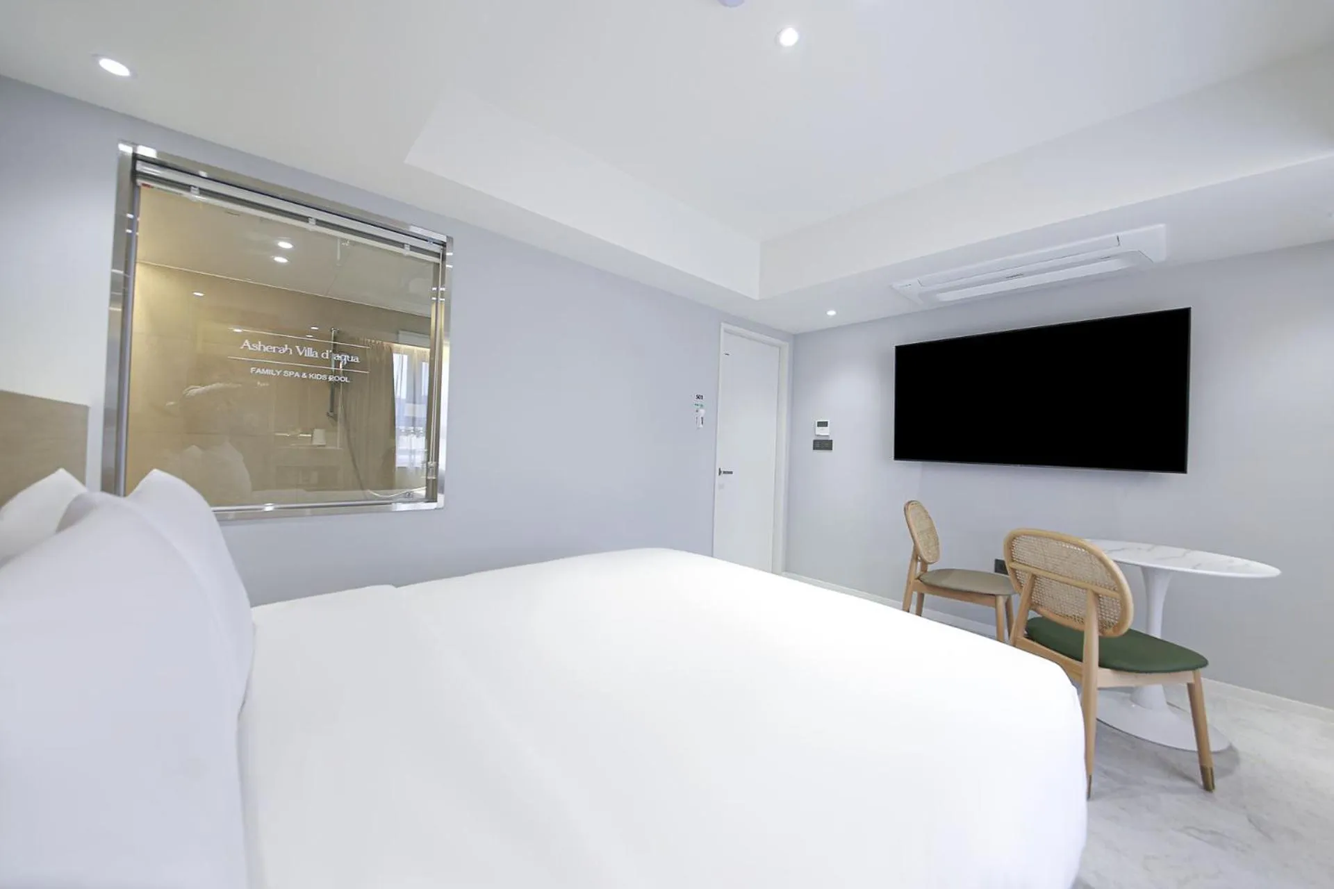 Bed in Asherah Villa d' aqua Hotel