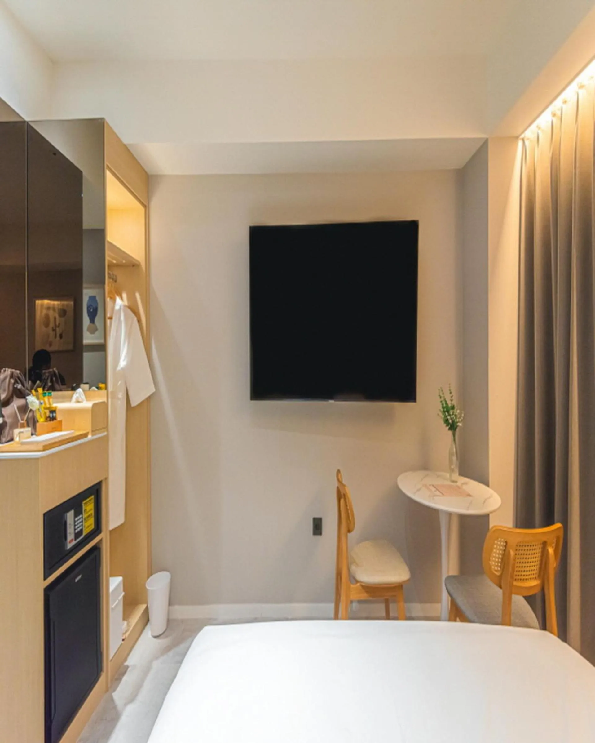 Bed in Asherah Villa d' aqua Hotel