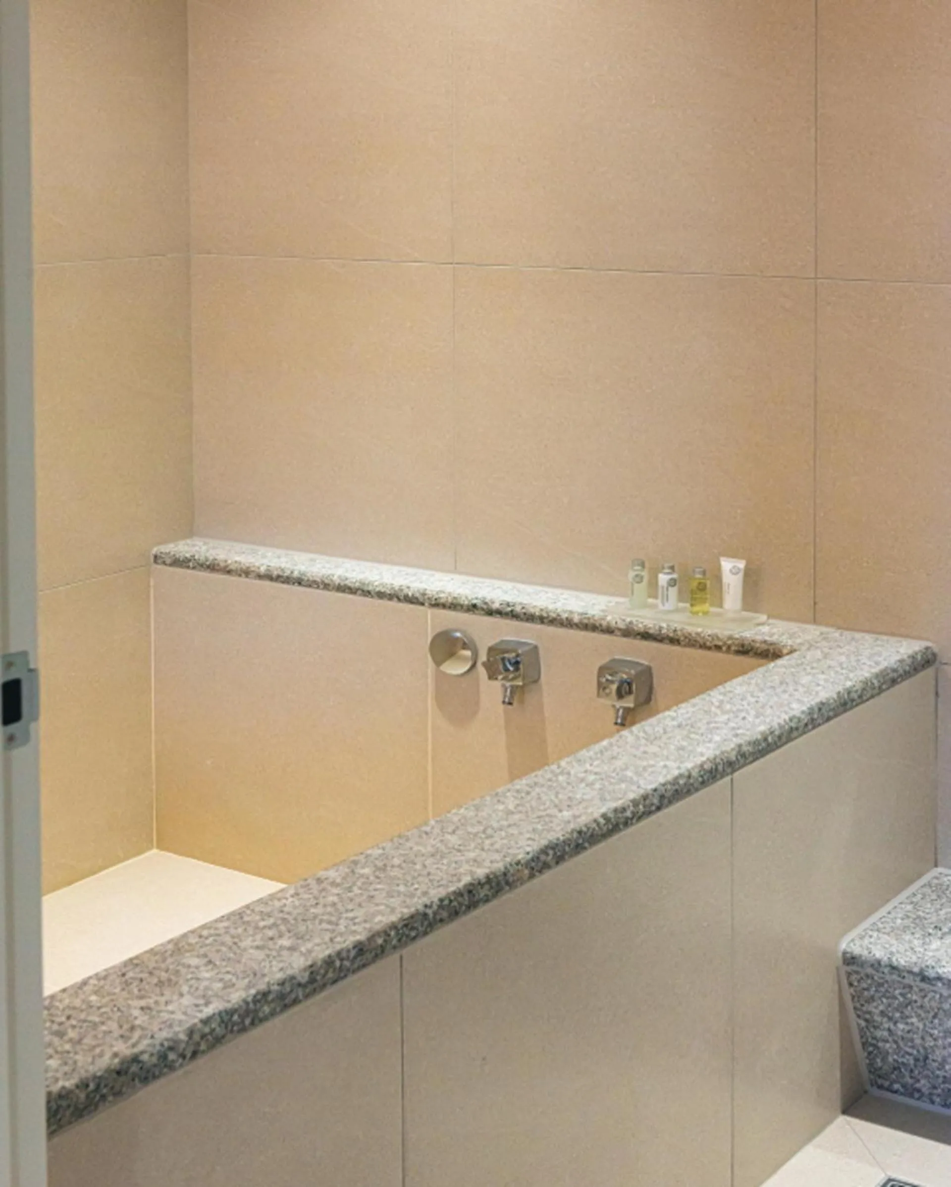 Asherah Villa d' aqua Hotel