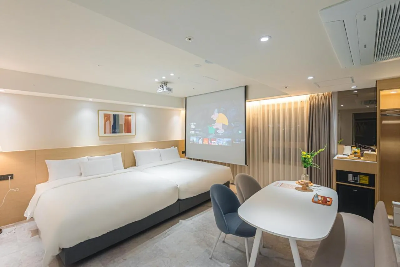 Bed in Asherah Villa d' aqua Hotel