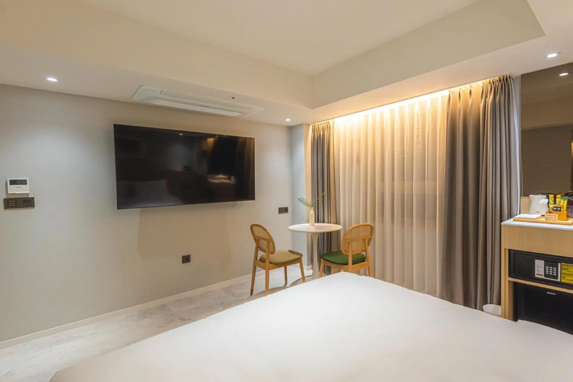 Bed in Asherah Villa d' aqua Hotel