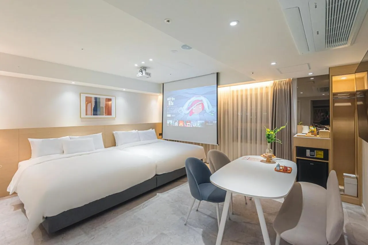 Bed in Asherah Villa d' aqua Hotel