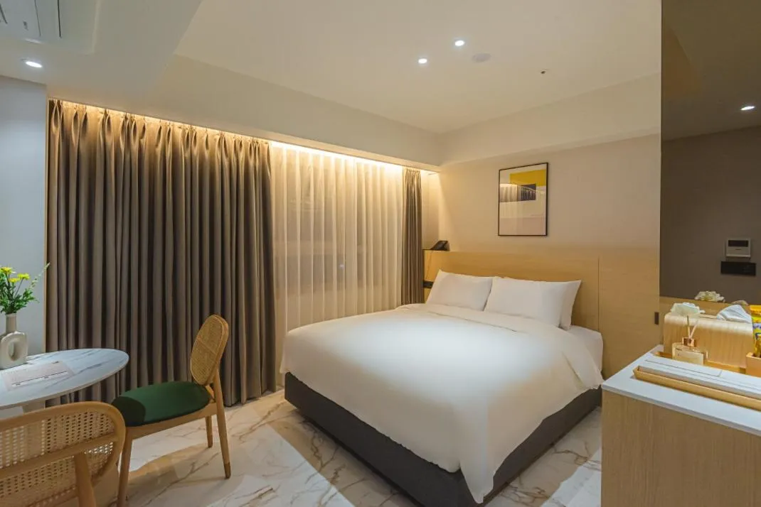 Bed in Asherah Villa d' aqua Hotel