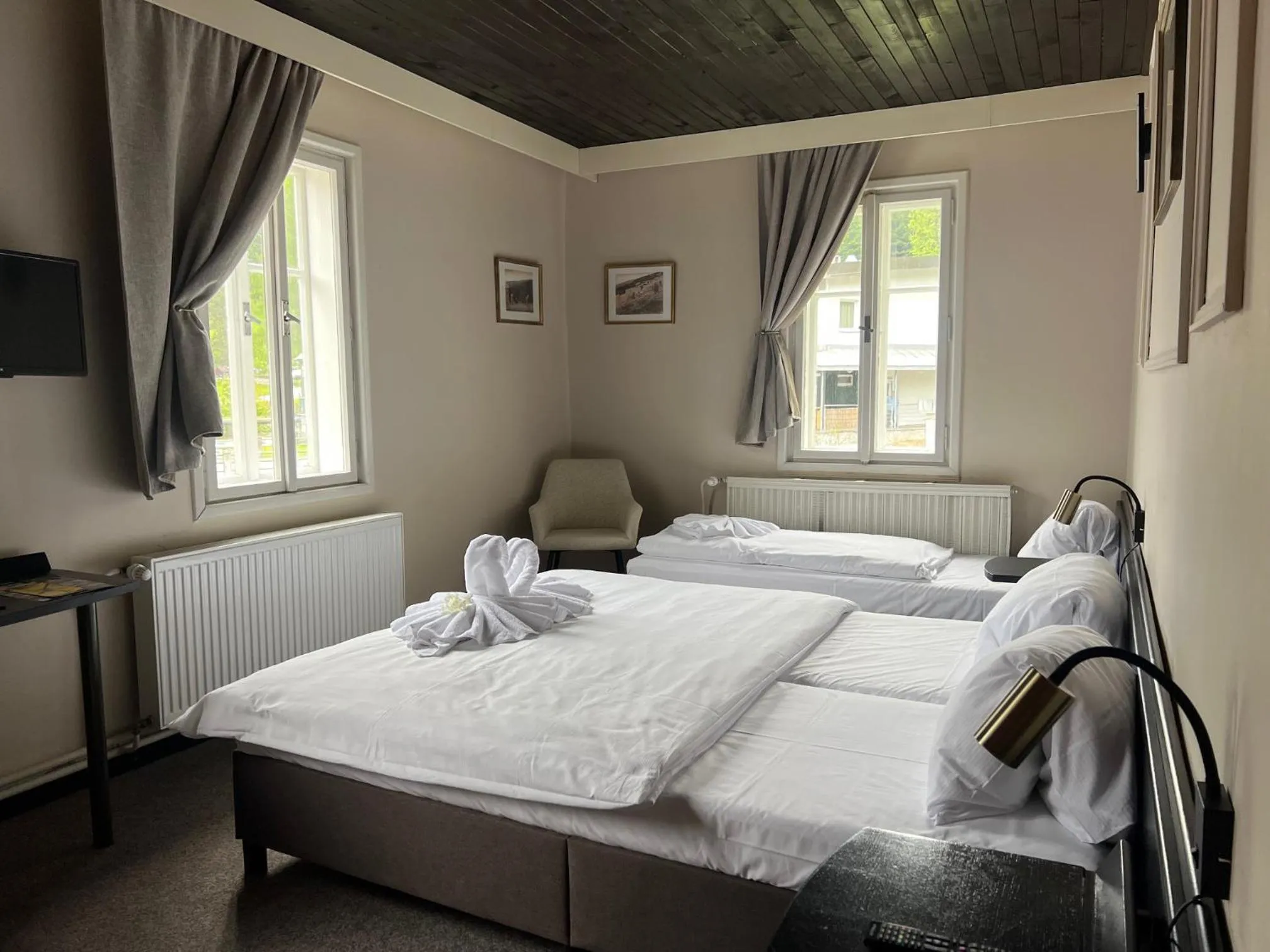 Bed in Hotel Lomnice