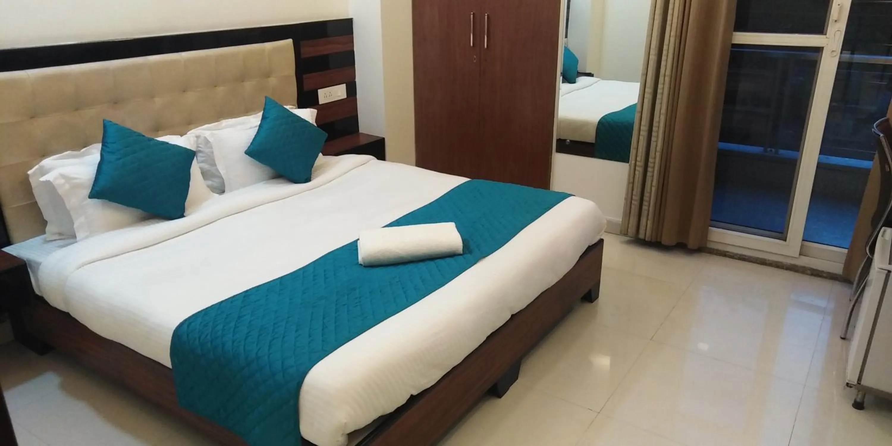 Bedroom, Bed in Asian Suites Cyber Park Gurgaon