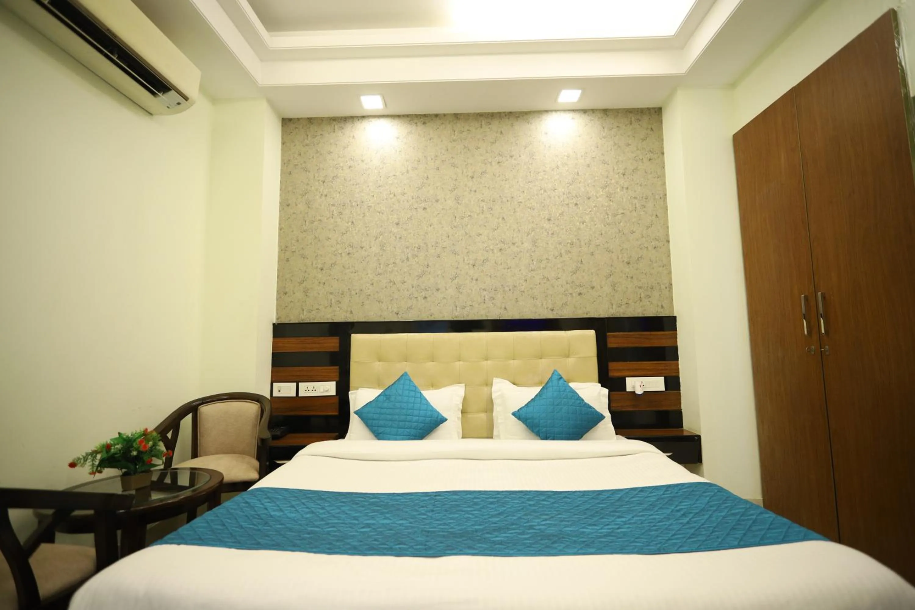 Bedroom, Bed in Asian Suites Cyber Park Gurgaon