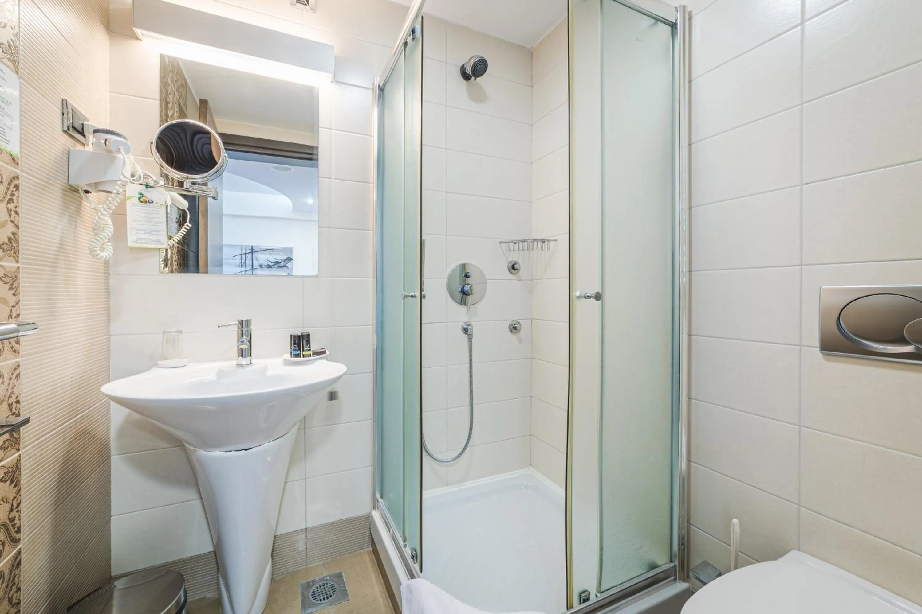 Bathroom in Hotel & Apartments HEC Residence
