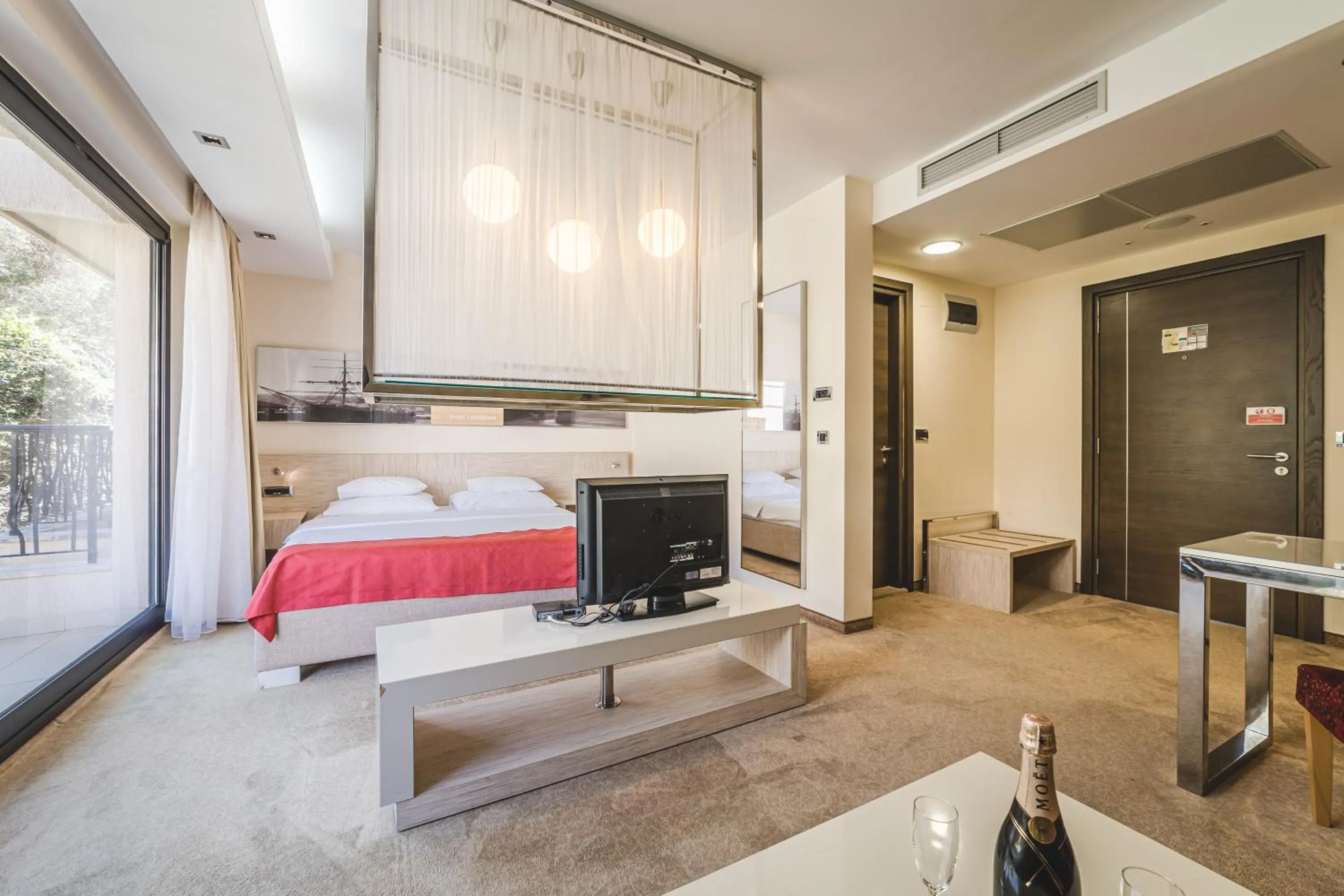 Photo of the whole room, Bed in Hotel & Apartments HEC Residence