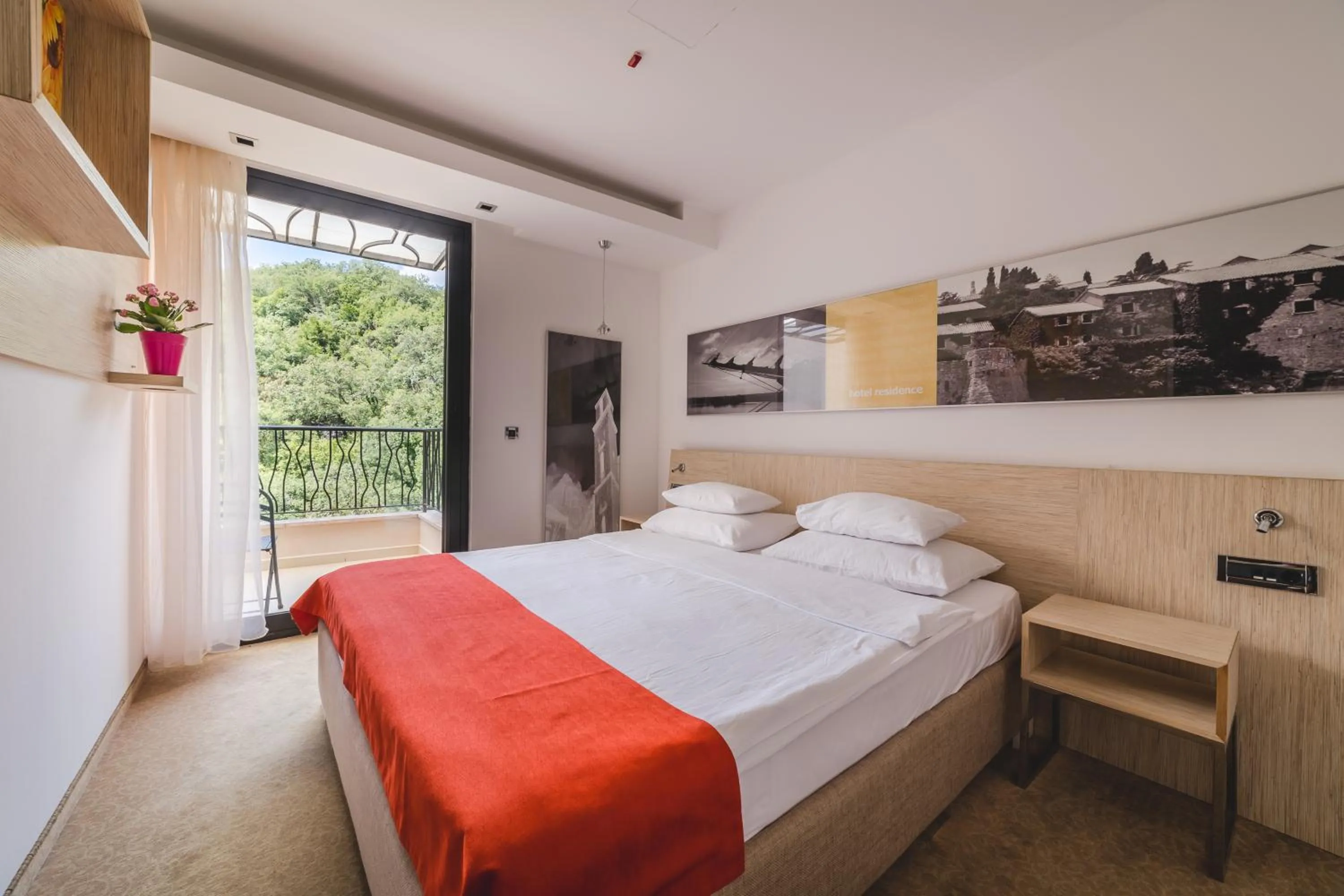 Bedroom, Bed in Hotel & Apartments HEC Residence