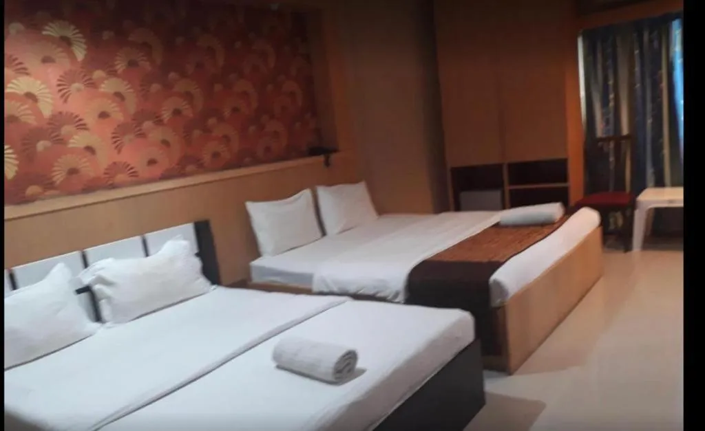 Bedroom, Bed in new pind balluchi inn