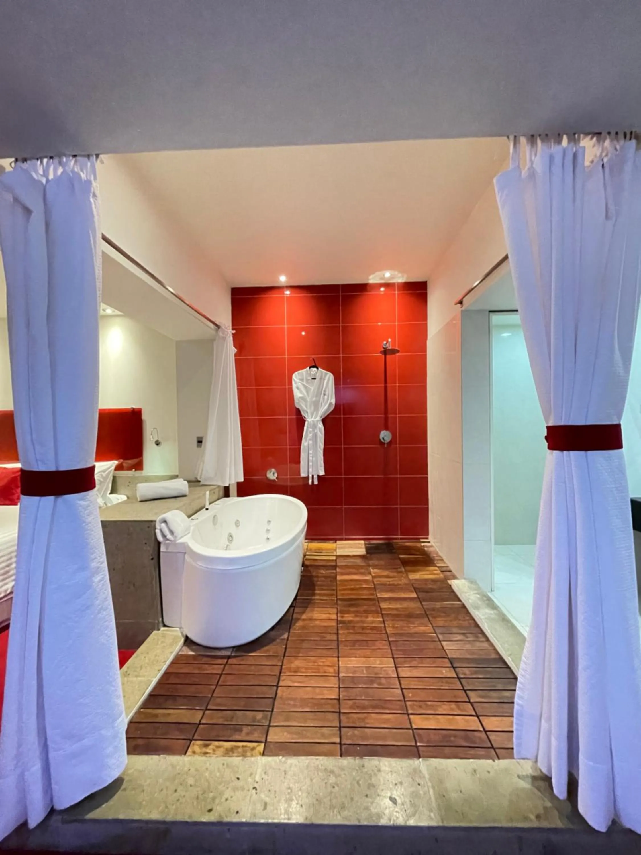 Hot Tub in Zújmú Business Boutique Hotel