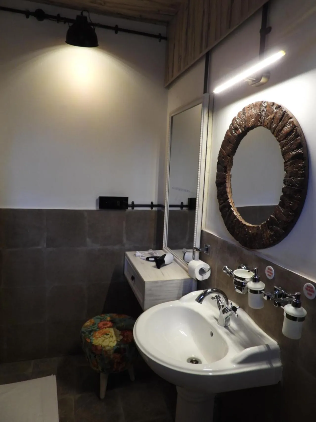 Bathroom in Mystic Kailasha Kedarnath - Tungnath Valley