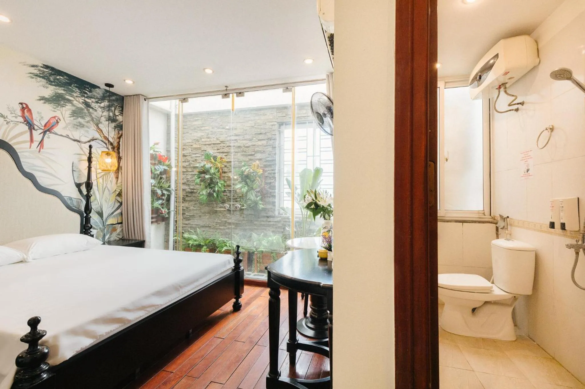 Photo of the whole room, Bed in Sun Clover Boutique Hotel