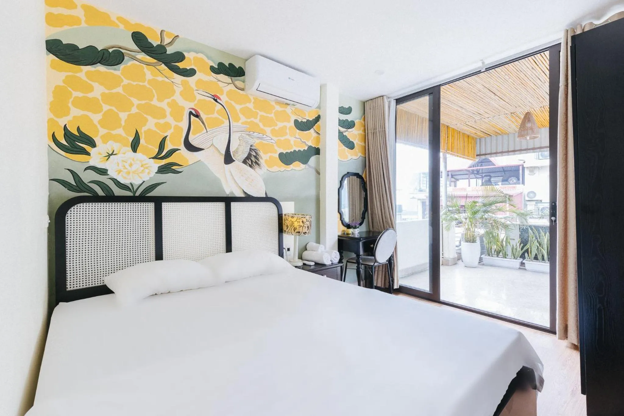 Balcony/Terrace, Bed in Sun Clover Boutique Hotel