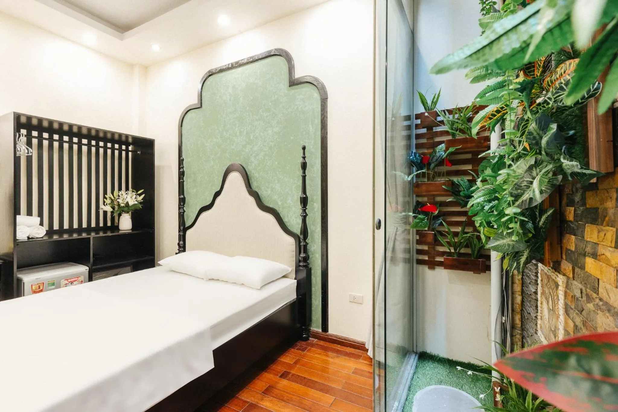 Balcony/Terrace, Bed in Sun Clover Boutique Hotel