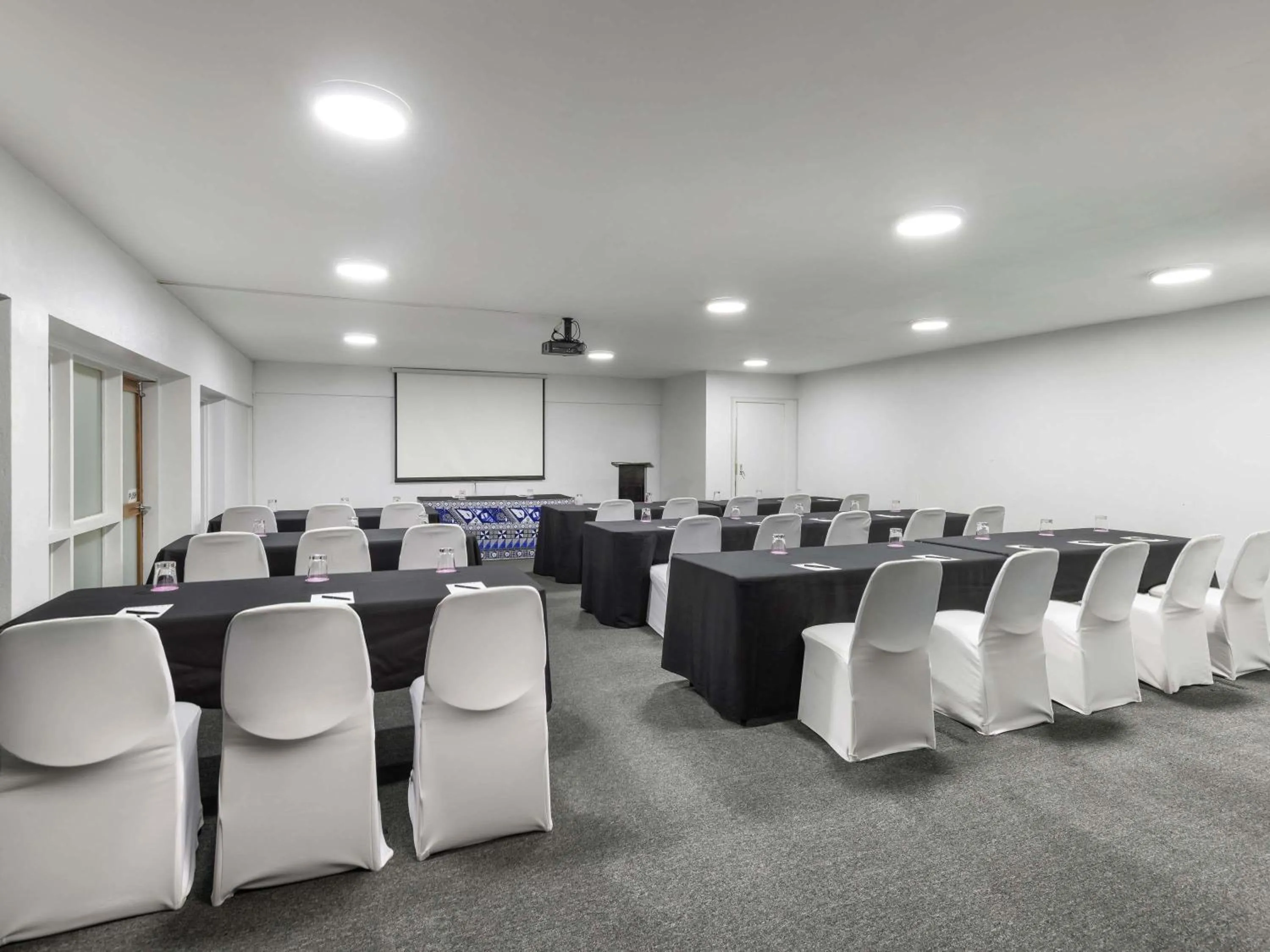 Meeting/conference room in Novotel Nadi
