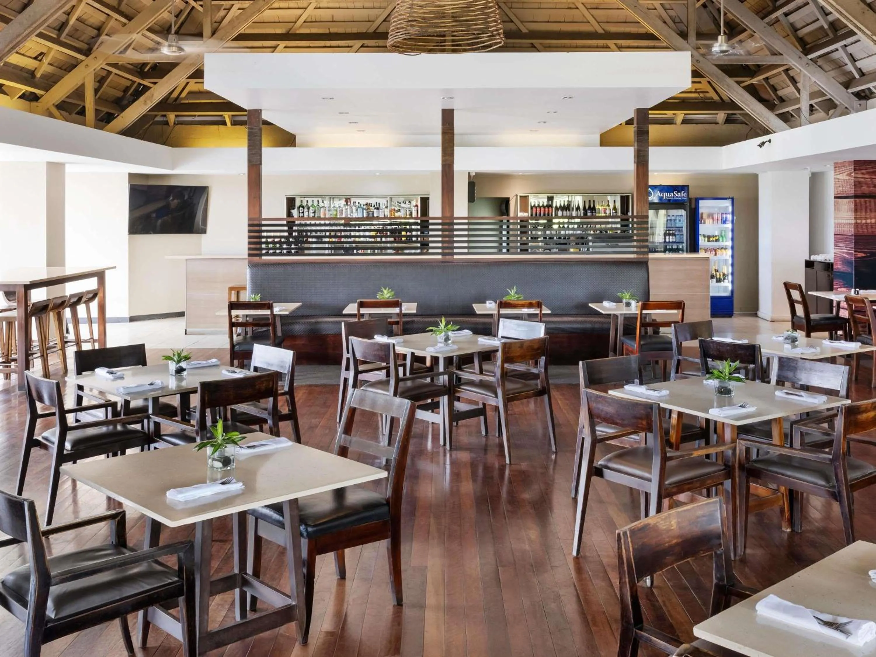 Lounge or bar in Novotel Nadi