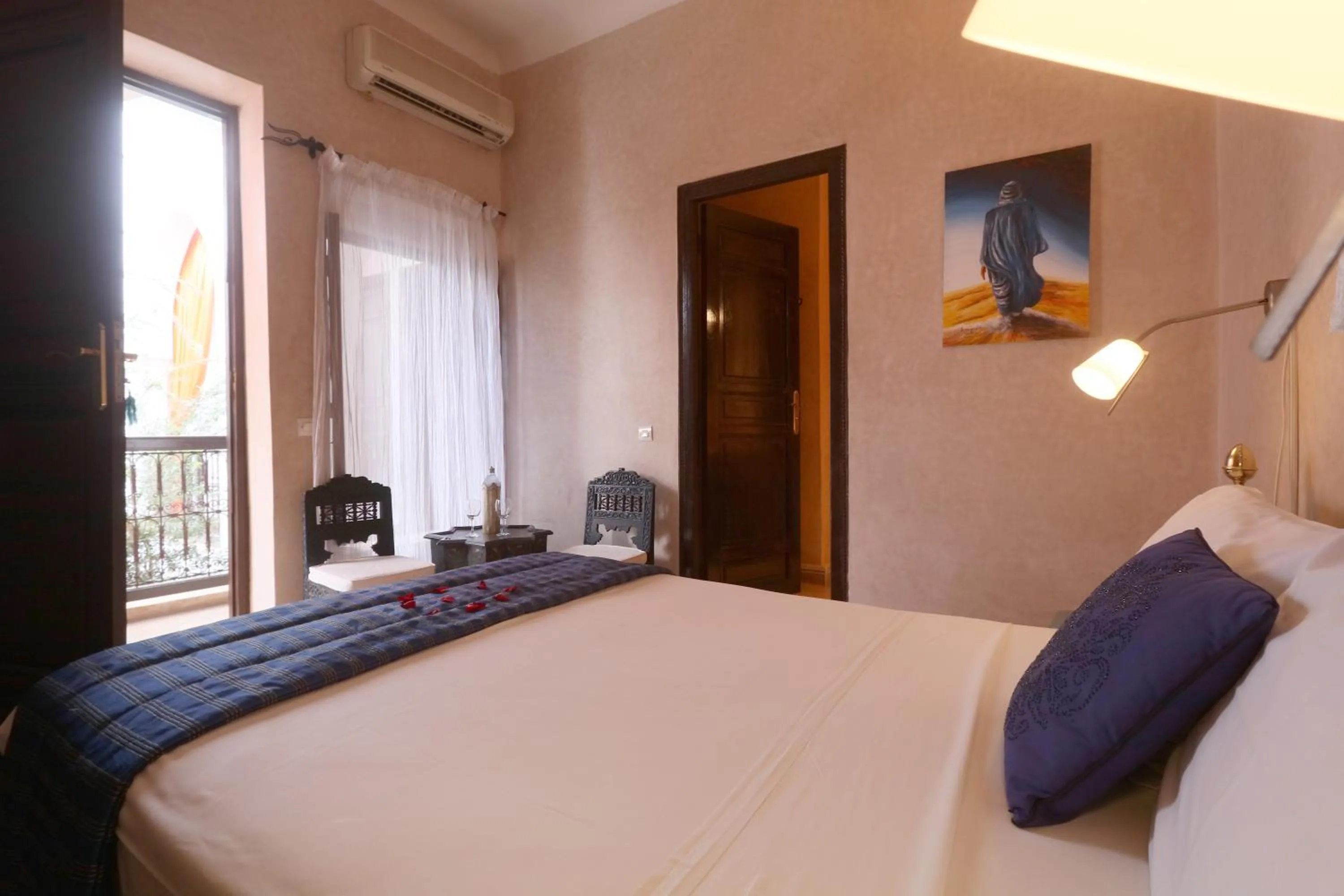 Photo of the whole room, Bed in Riad Alwane