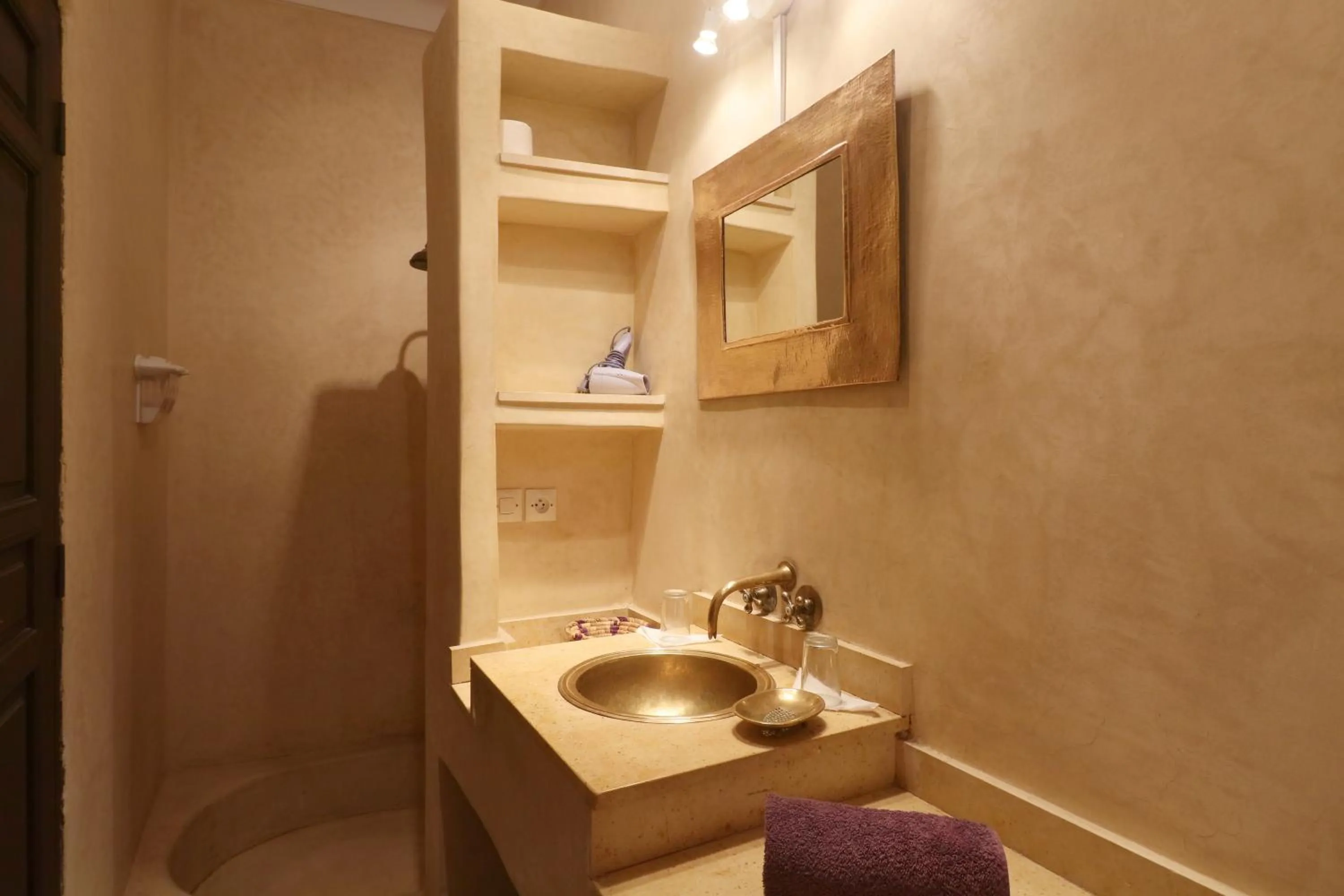 Bathroom in Riad Alwane