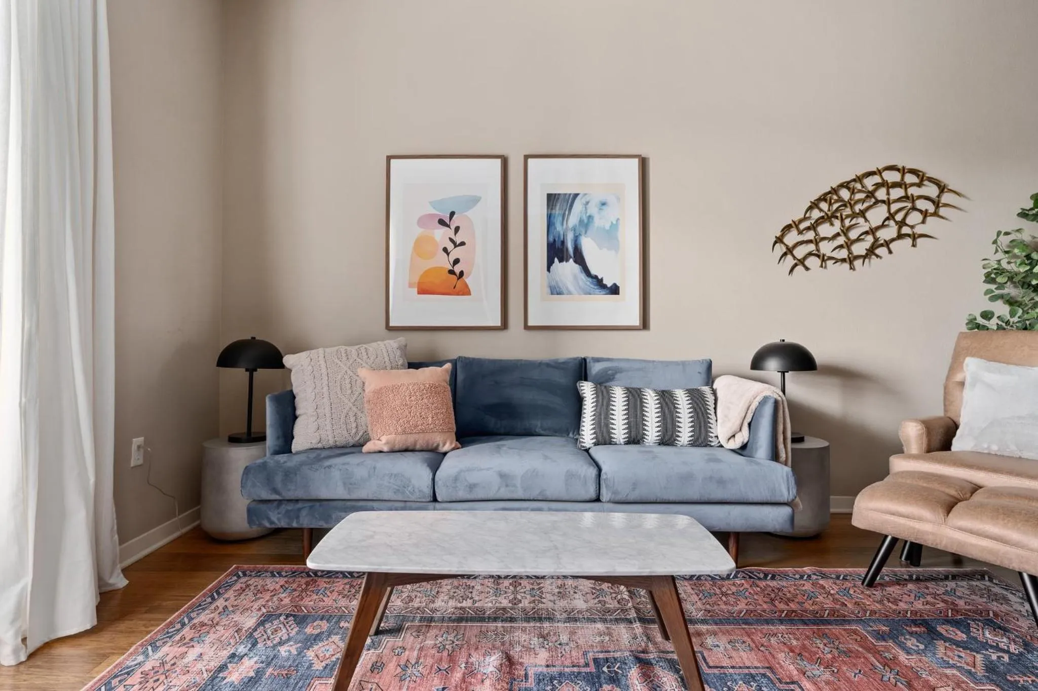 Living room in Lodgeur Med Center, Houston - close to MD Anderson & other hospitals