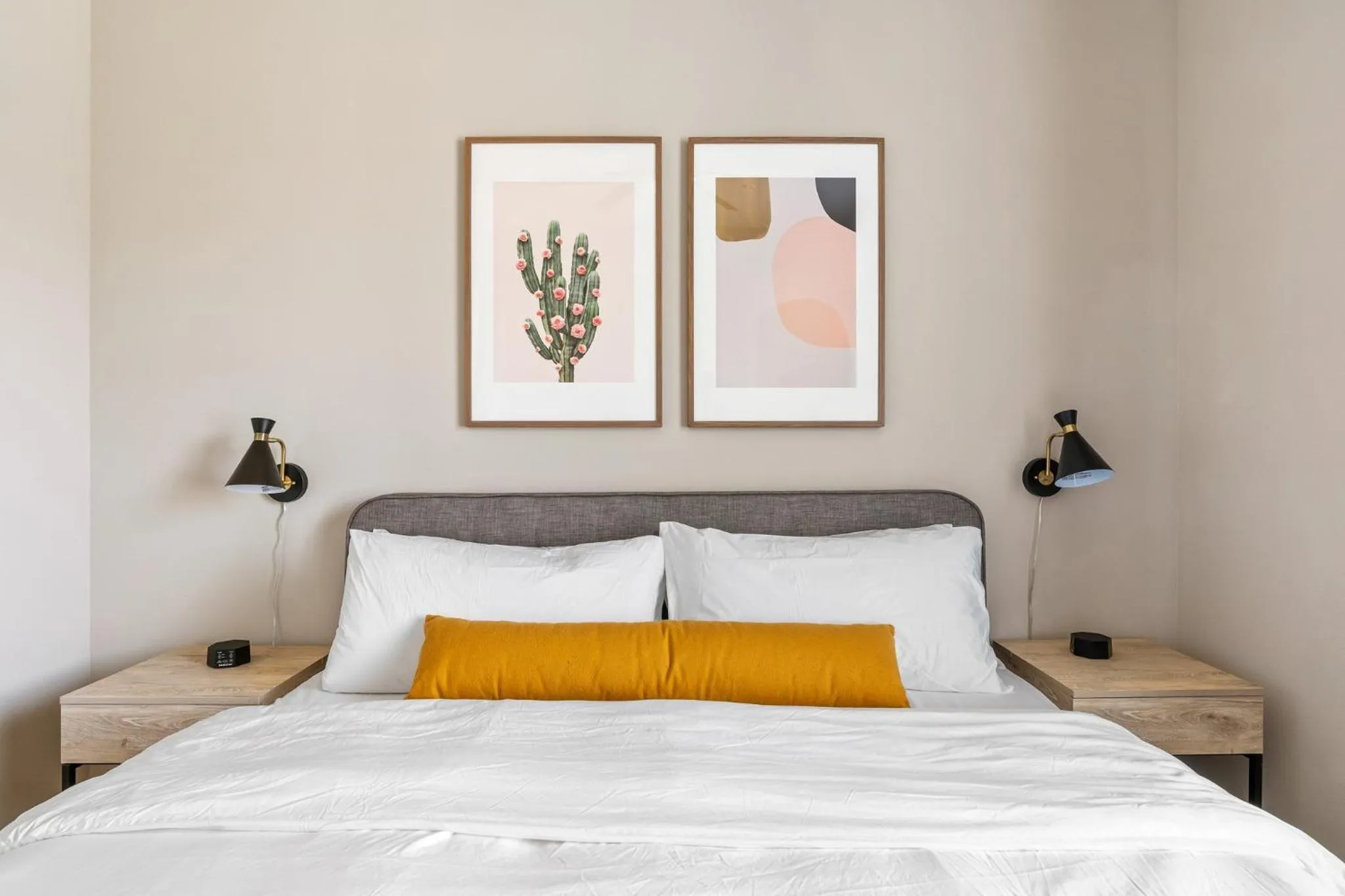 Bed in Lodgeur Med Center, Houston - close to MD Anderson & other hospitals