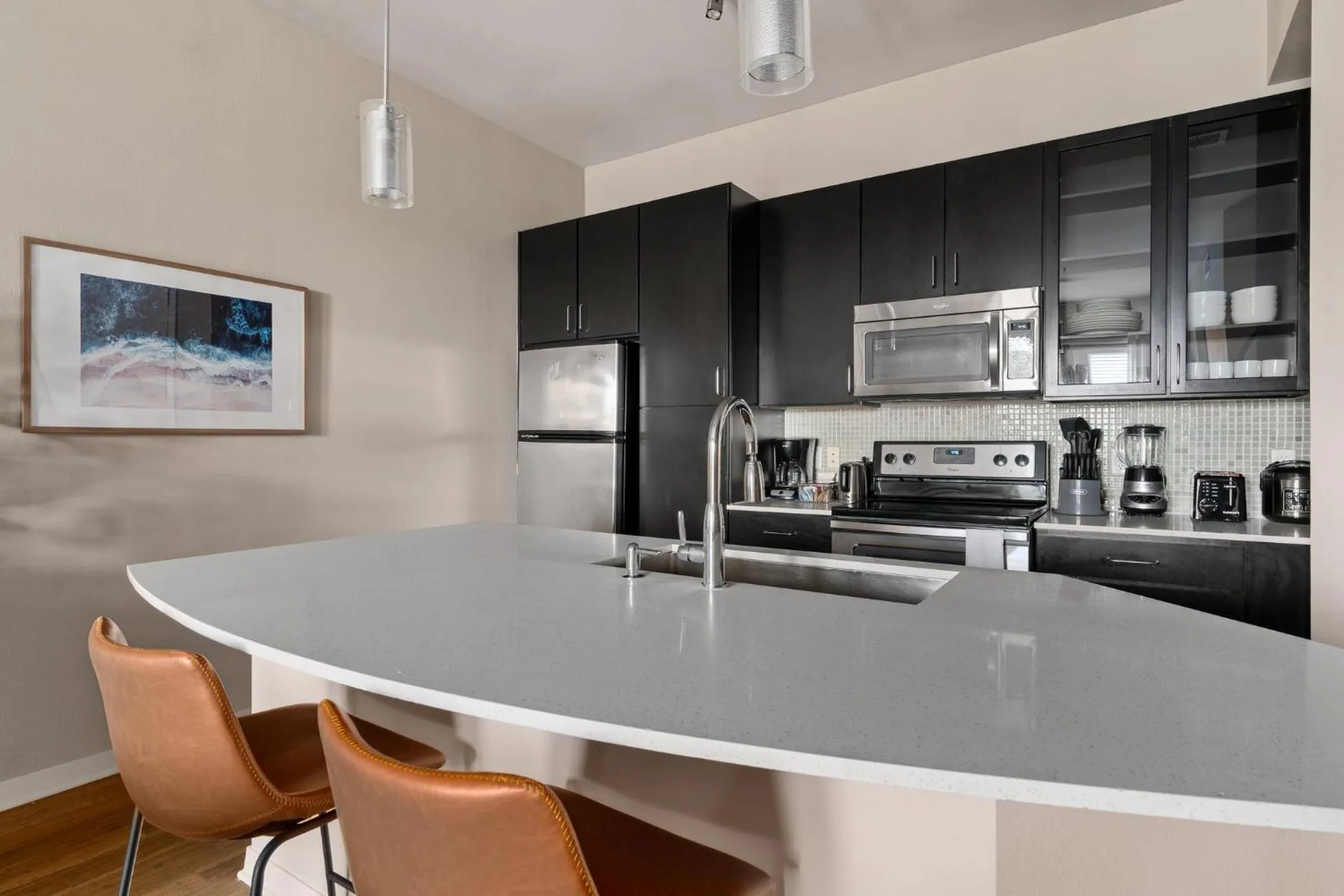 Kitchen or kitchenette in Lodgeur Med Center, Houston - close to MD Anderson & other hospitals