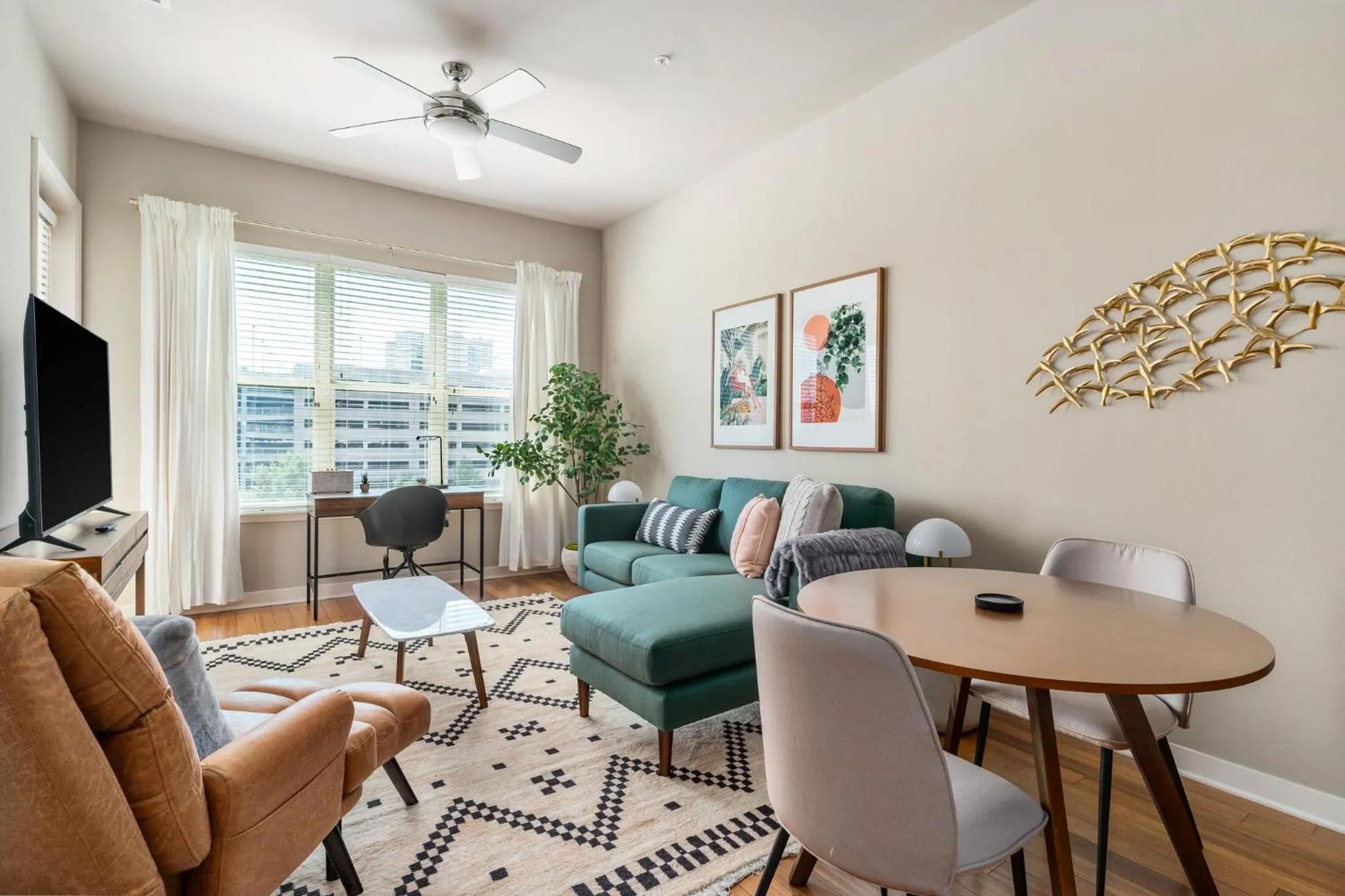 TV and multimedia in Lodgeur Med Center, Houston - close to MD Anderson & other hospitals